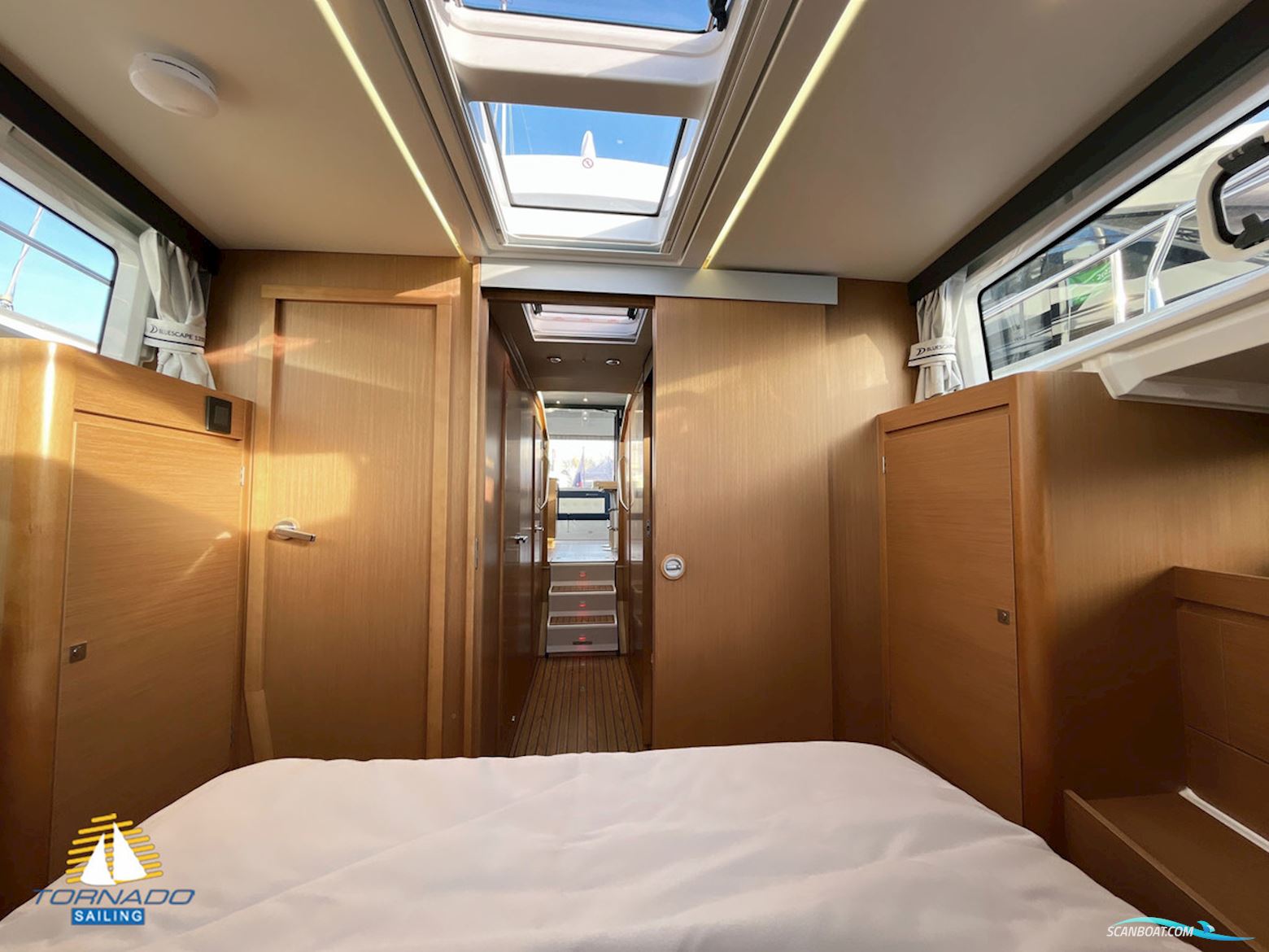 DELPHIA YACHTS 12 Flylounge