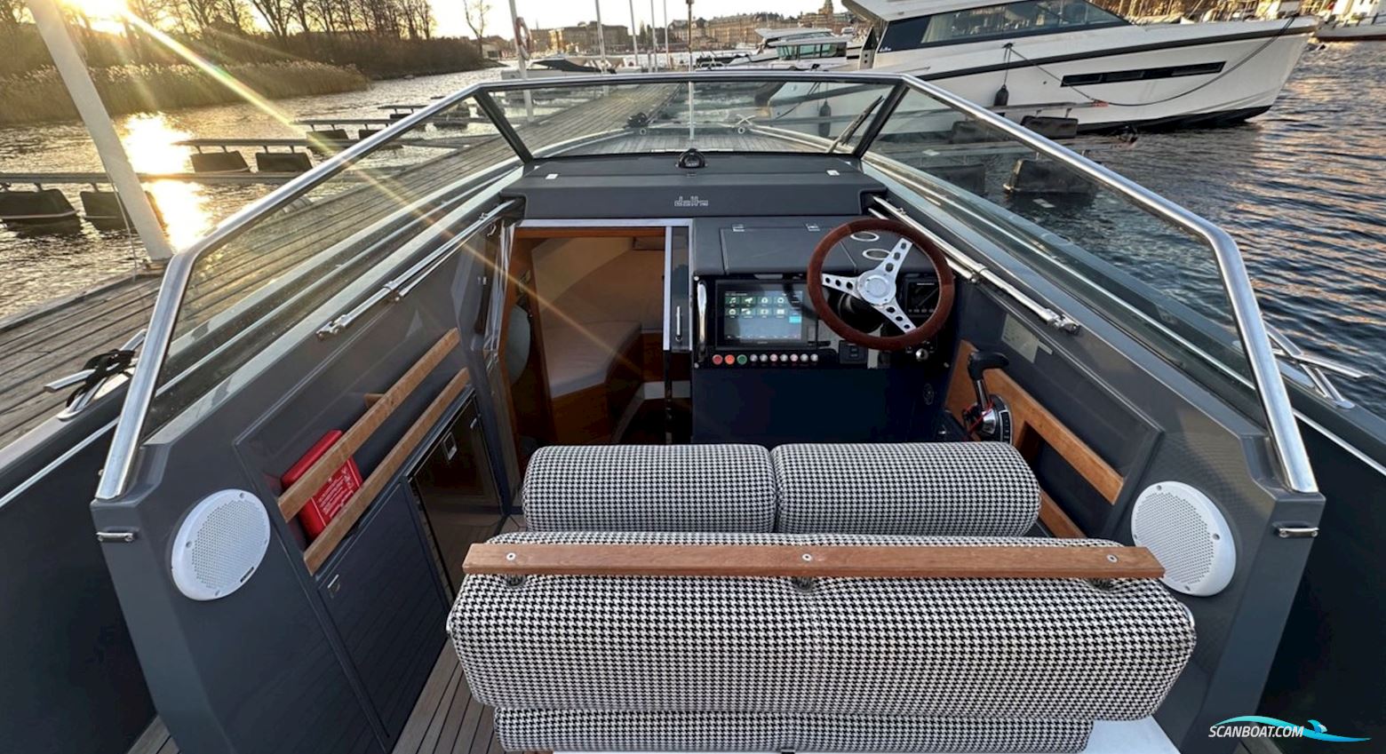 Delta 26 Open