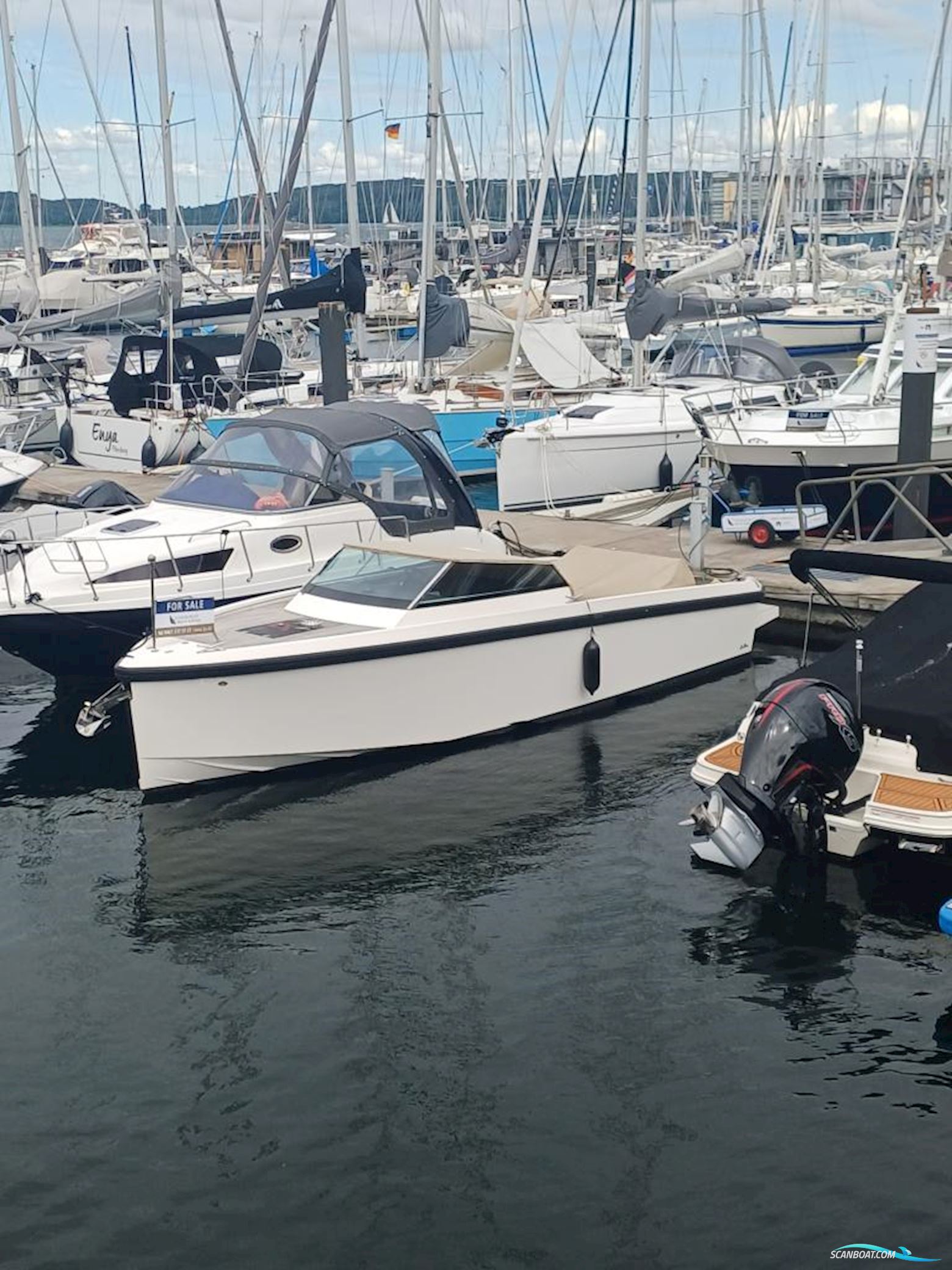 Delta 26 Open