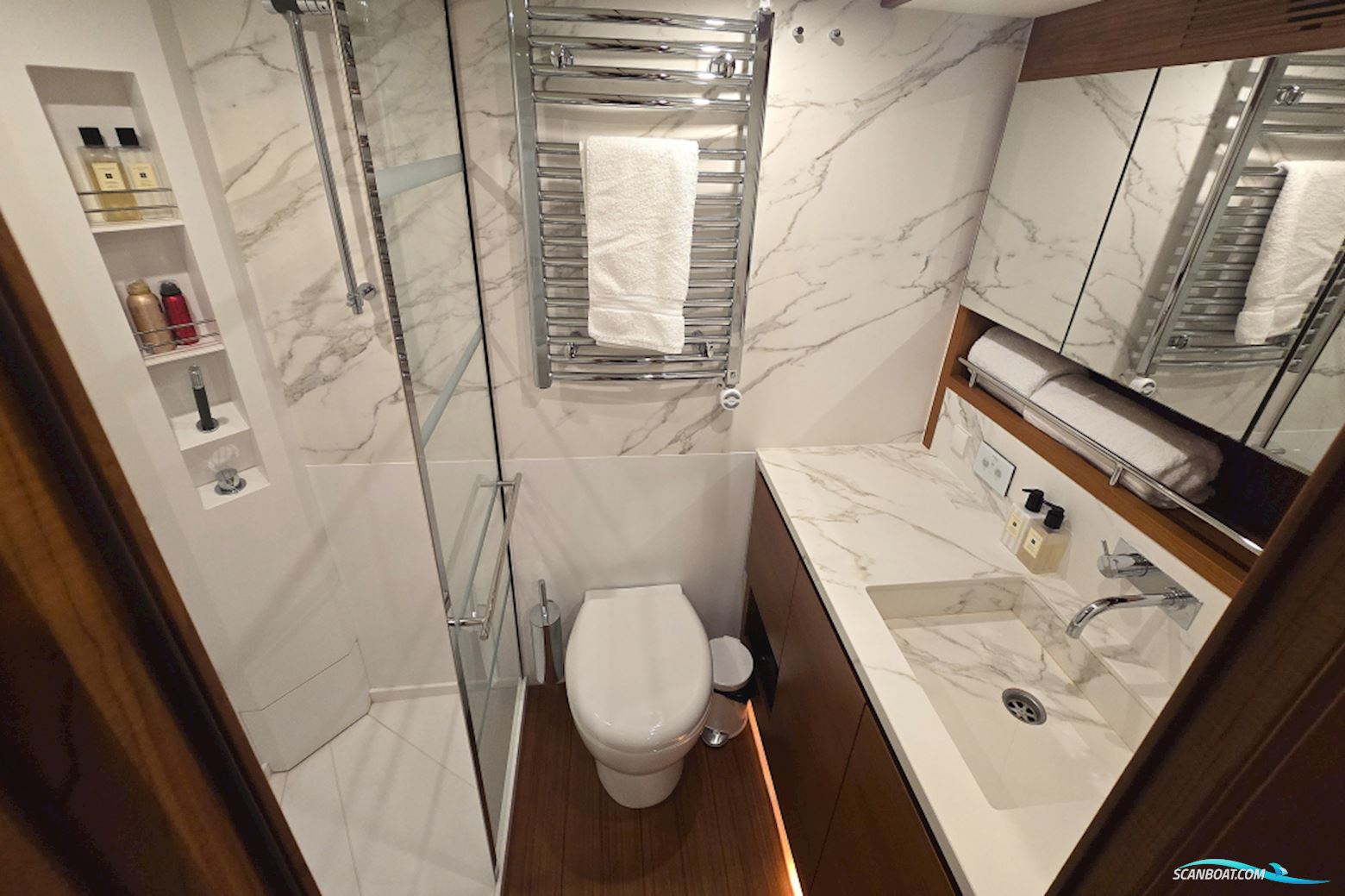 Delta Powerboats 88 Carbon