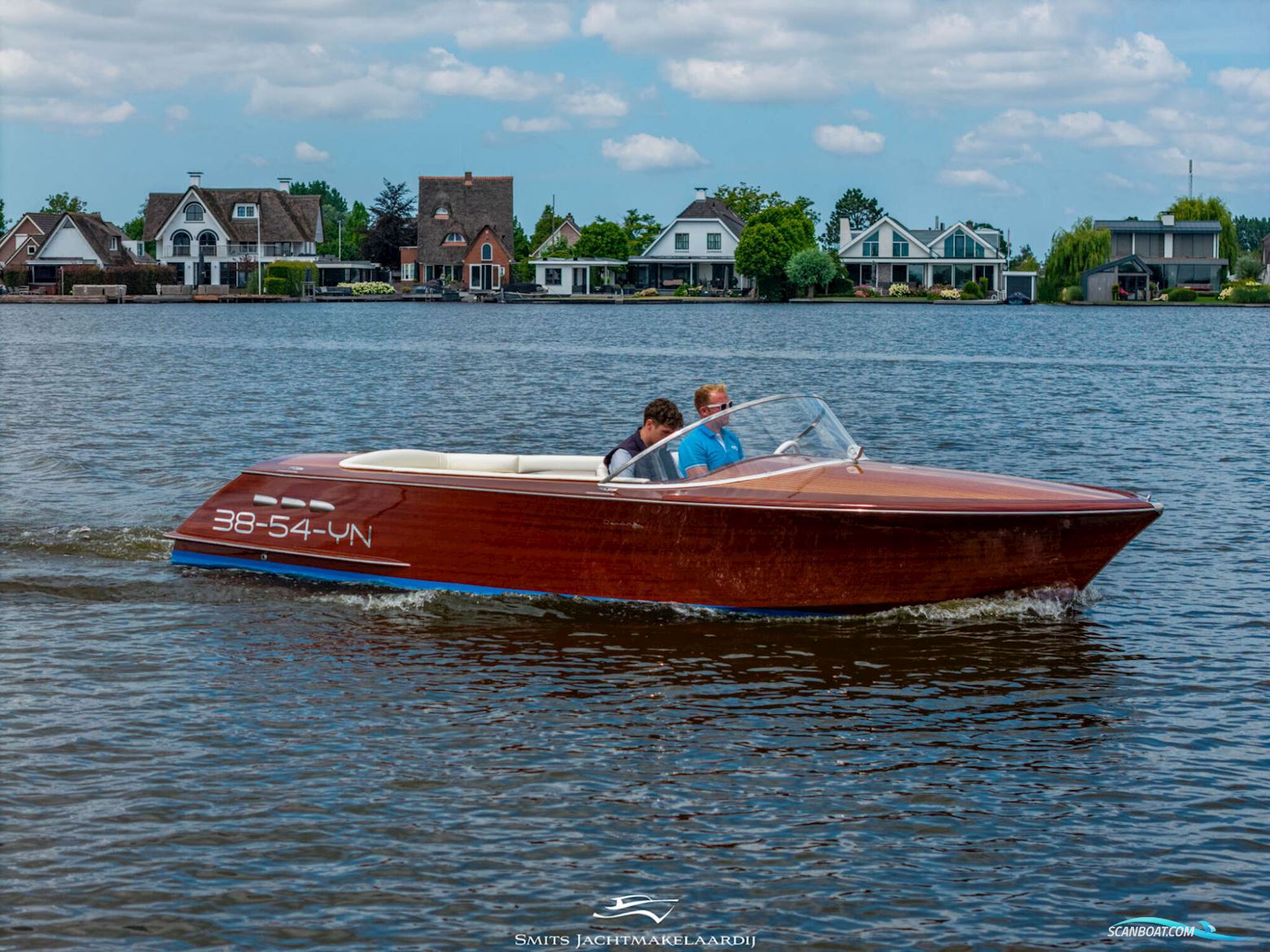 Divank Uscire 635 Motorbåd 2010, med Mercruiser 5.7L motor, Holland