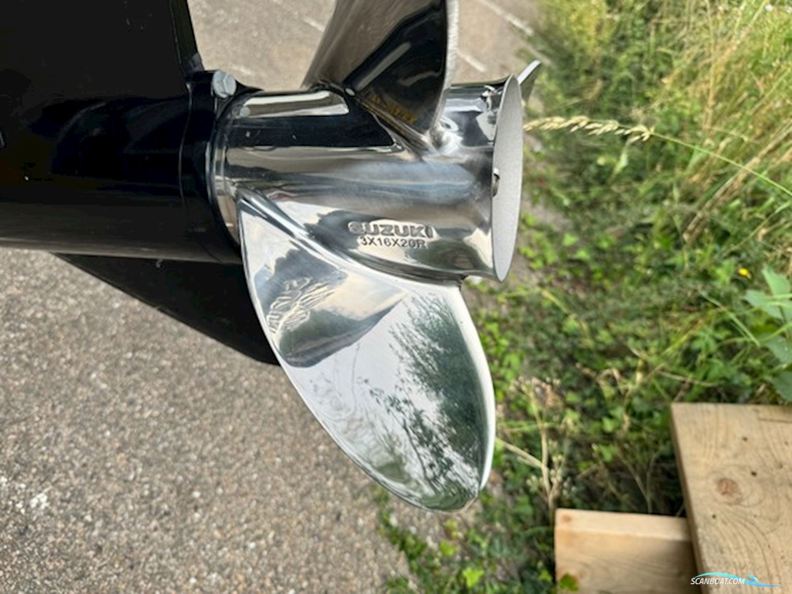 Drago 665 Comfortline Suzuki 200 HK