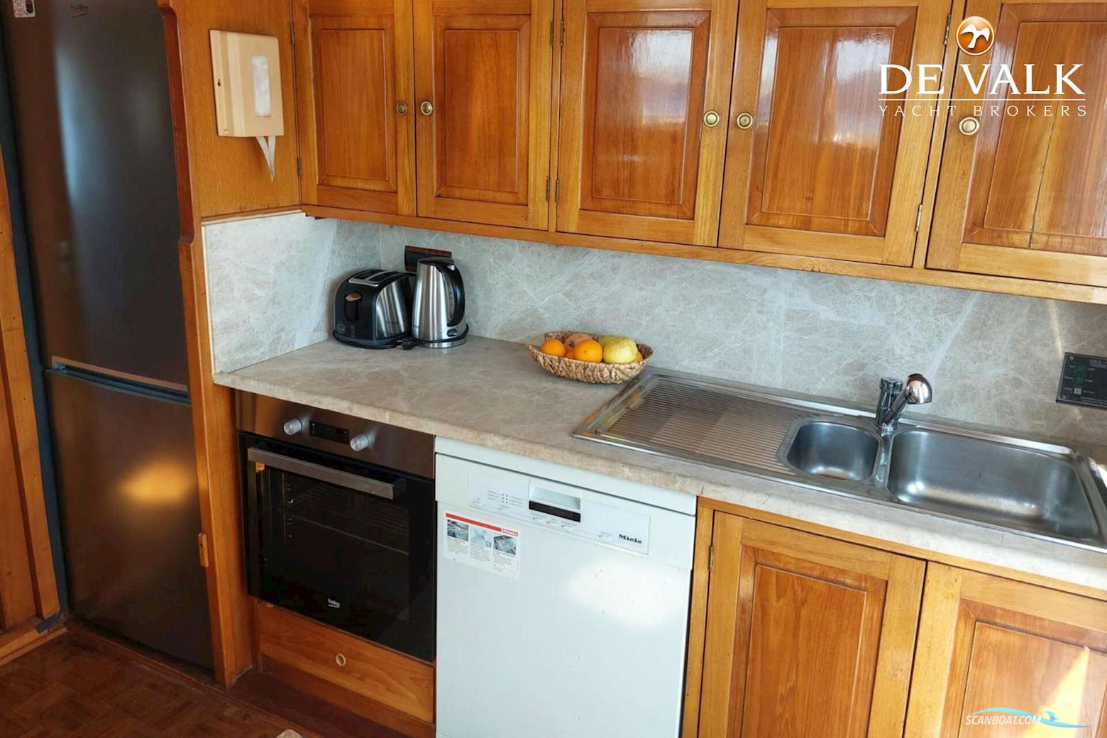 DUTCH Steel Motor Yacht