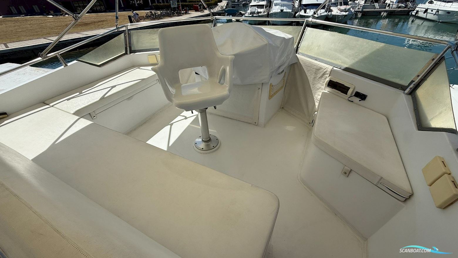 Edership 37 Aft Cabin
