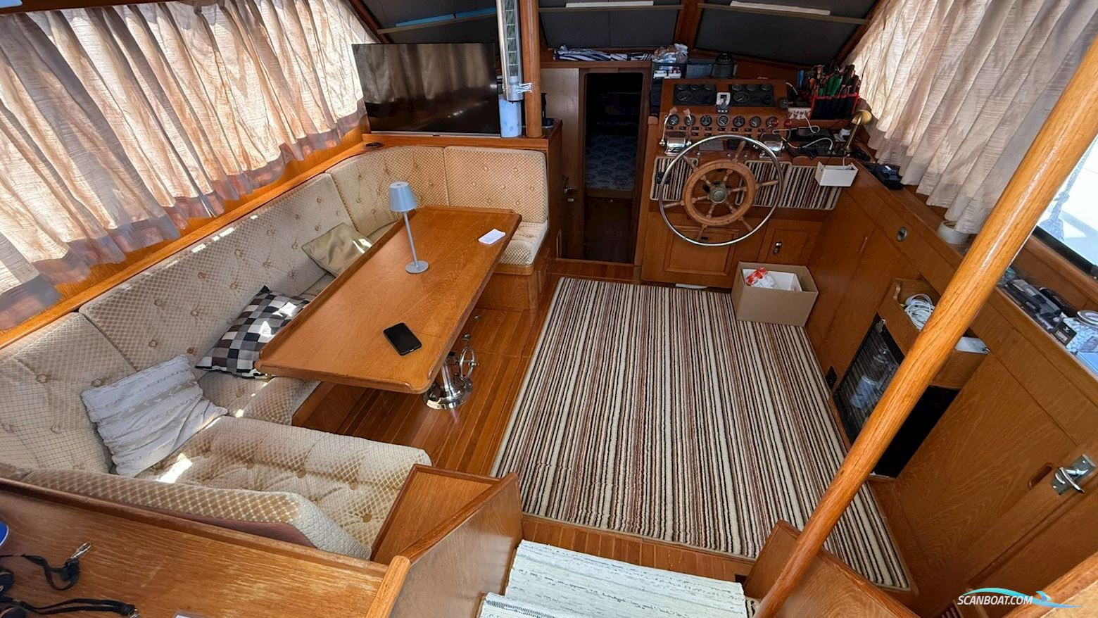 Edership 37 Aft Cabin