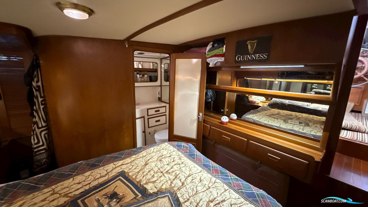 Edership 37 Aft Cabin