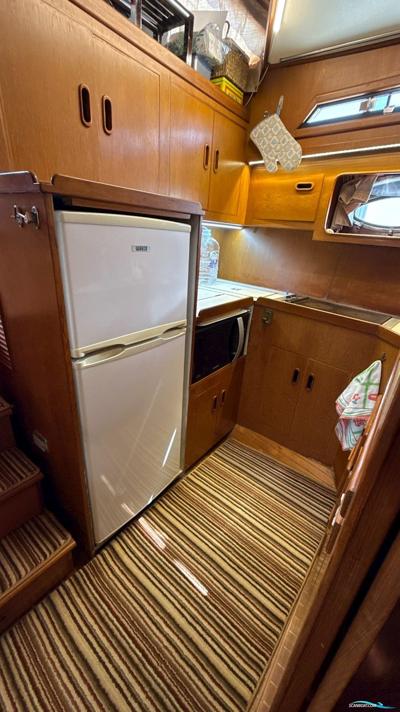 Edership 37 Aft Cabin