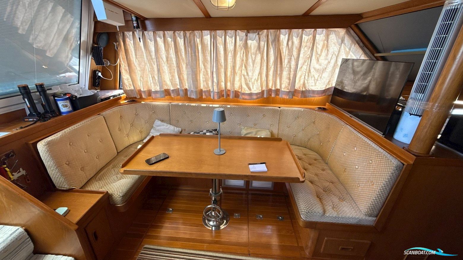 Edership 37 Aft Cabin