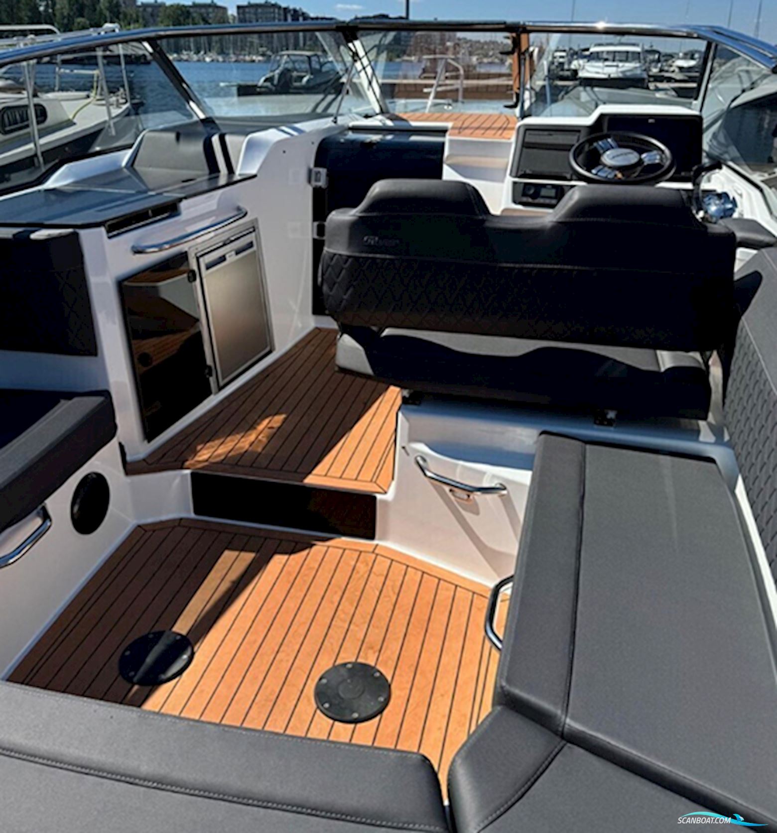 Eker Design AS Silver Raptor DCz