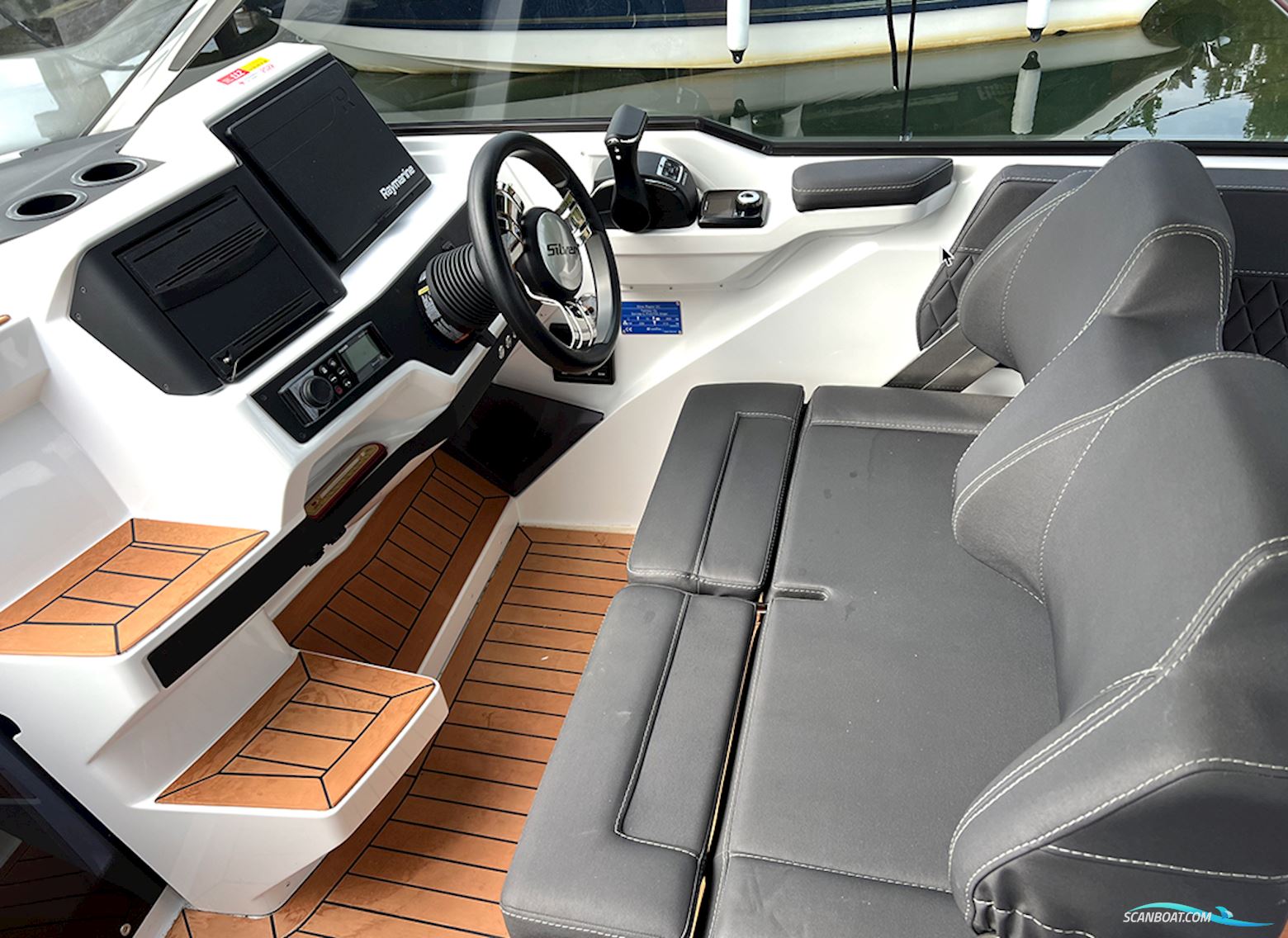 Eker Design AS Silver Raptor DCz