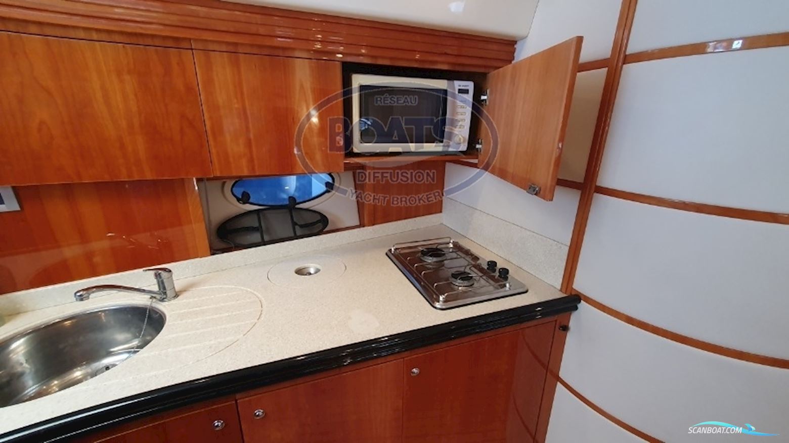 Elan Motorni Elan 42 HT