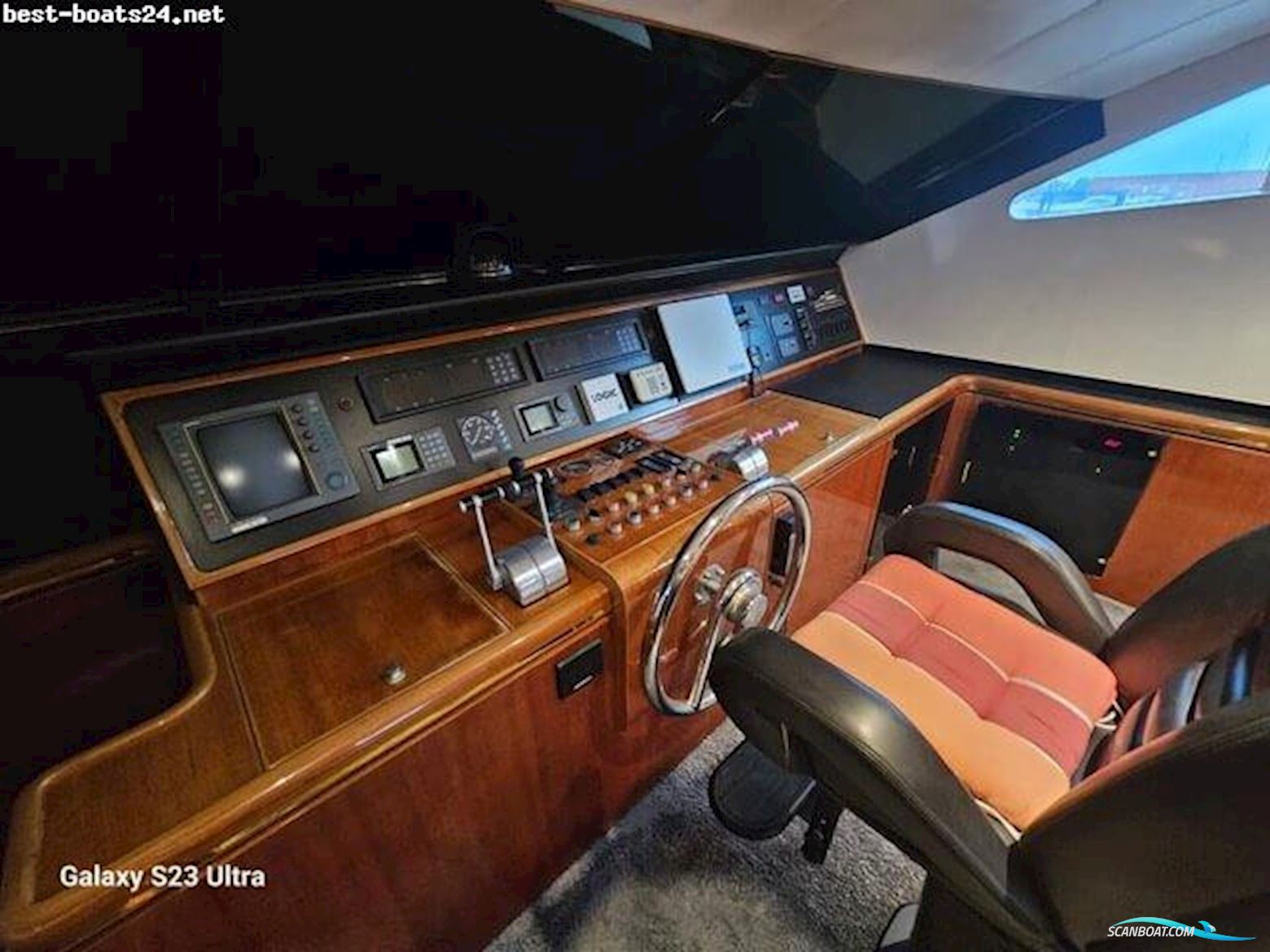 Elegance 70 Flybridge