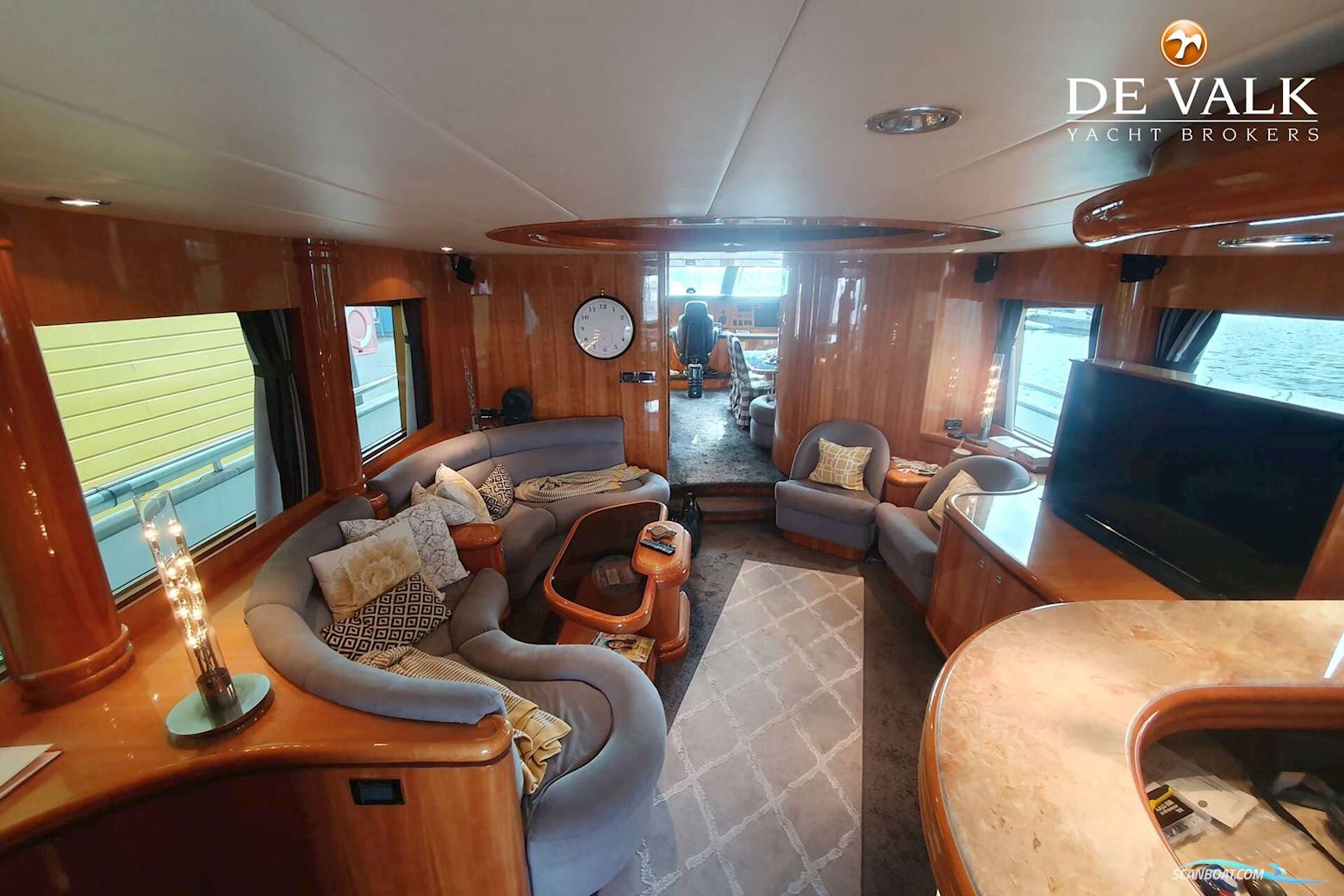Elegance 72