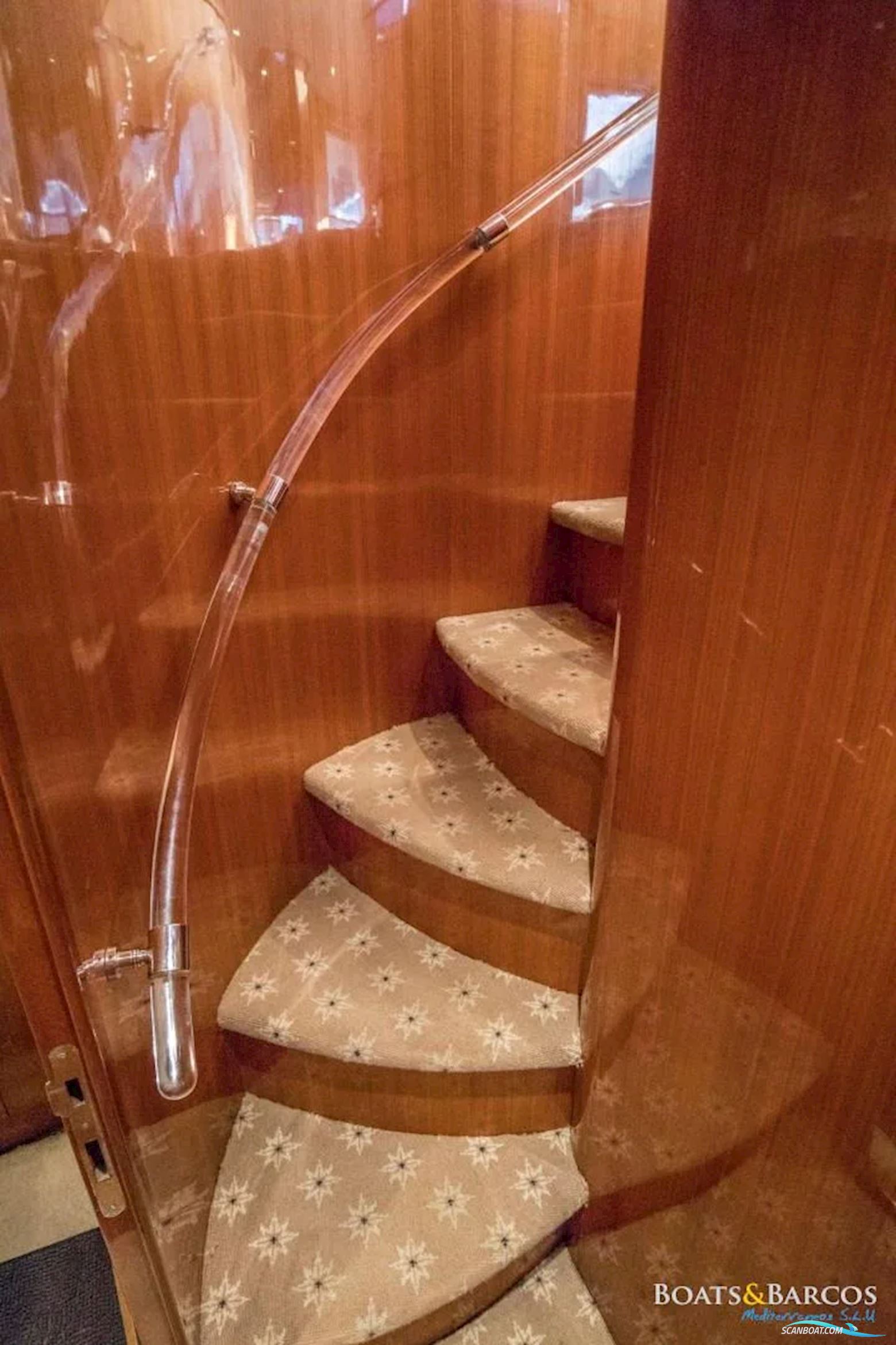 Elegance 76