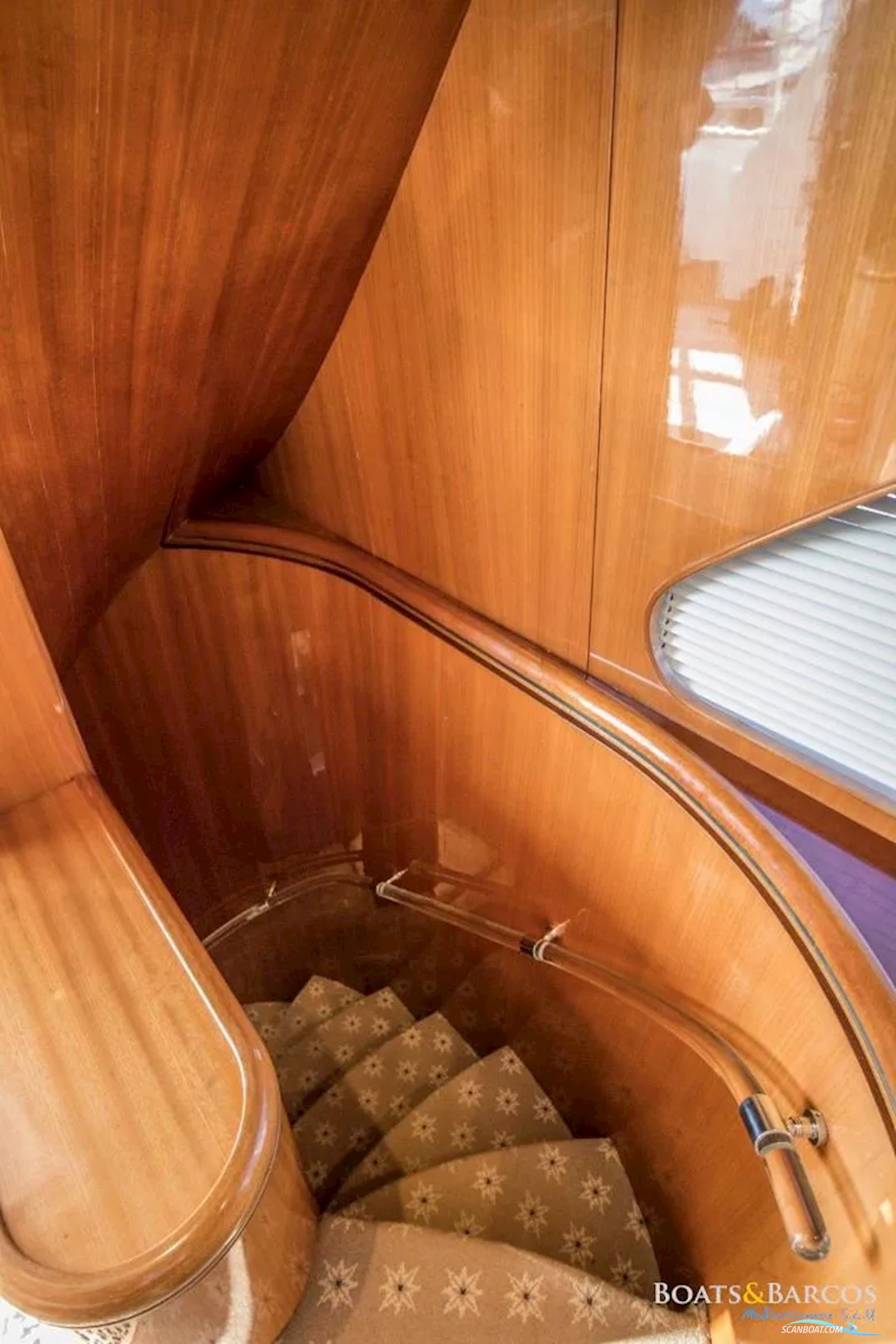 Elegance 76