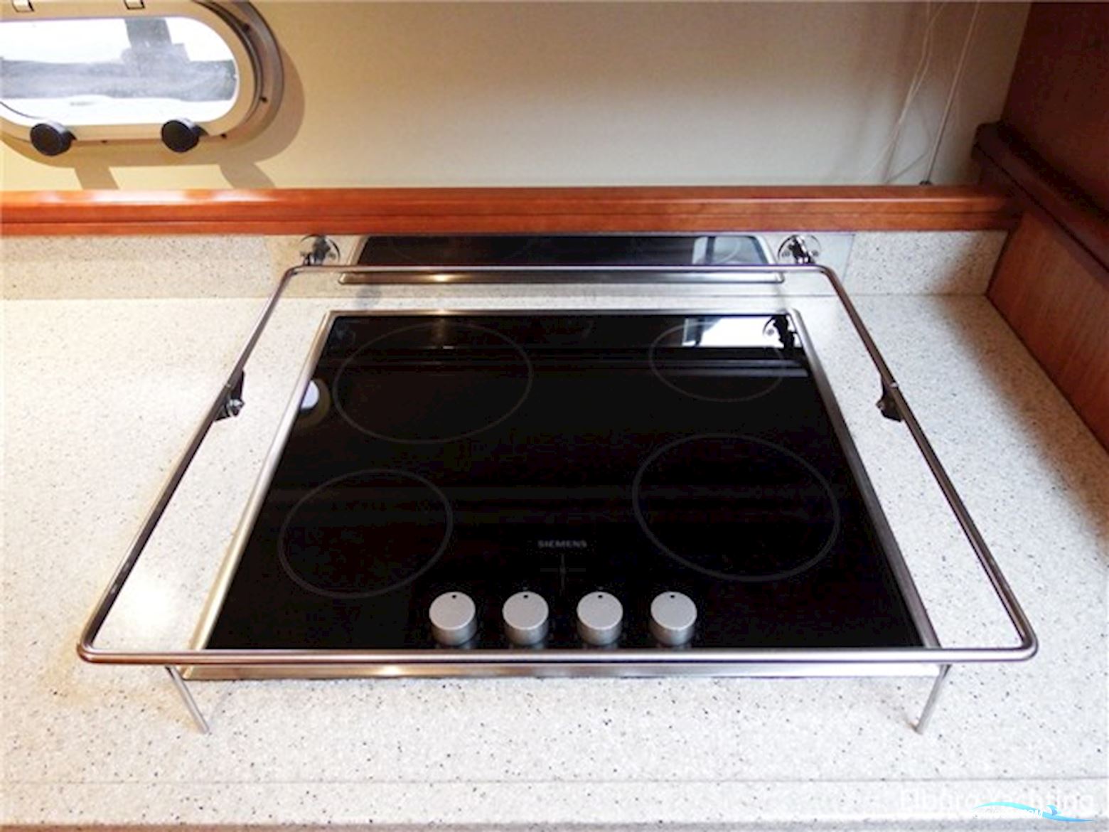 Elling E4 Ultimate - France Proof 