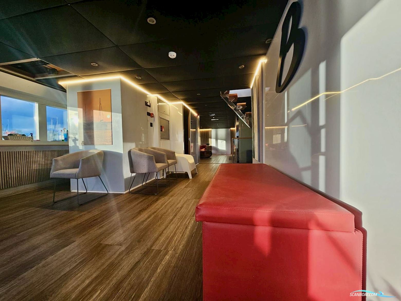 EXPLORER YACHT 92 Pro 50 PAX