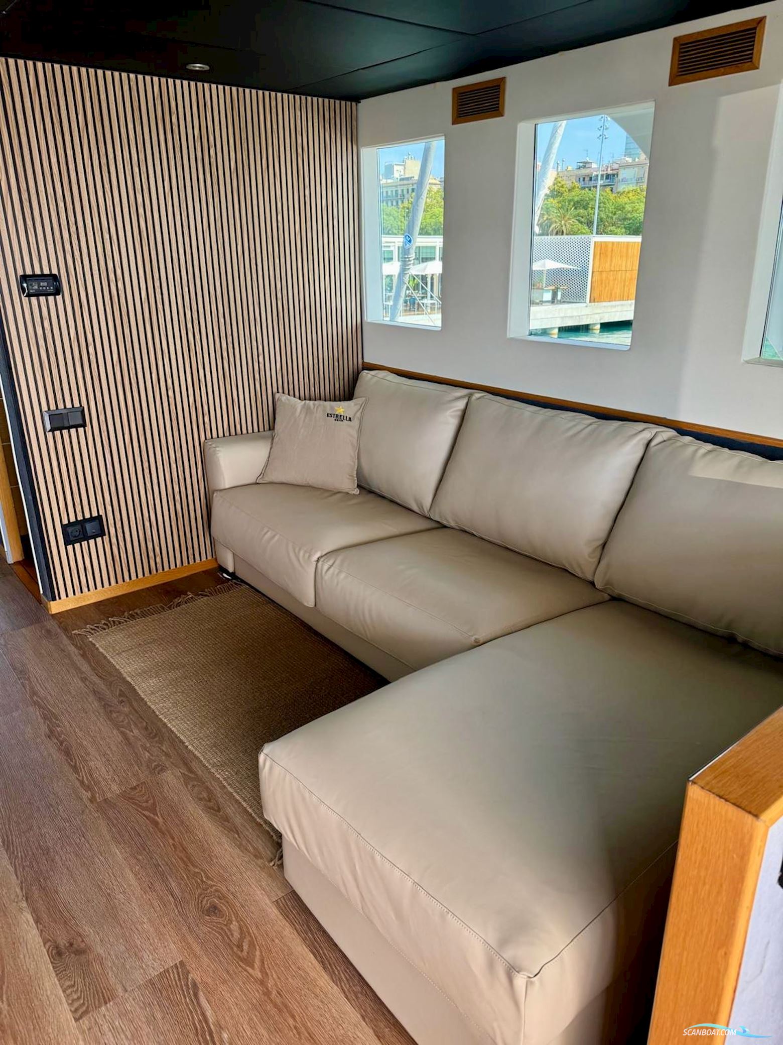 EXPLORER YACHT 92 Pro 50 PAX