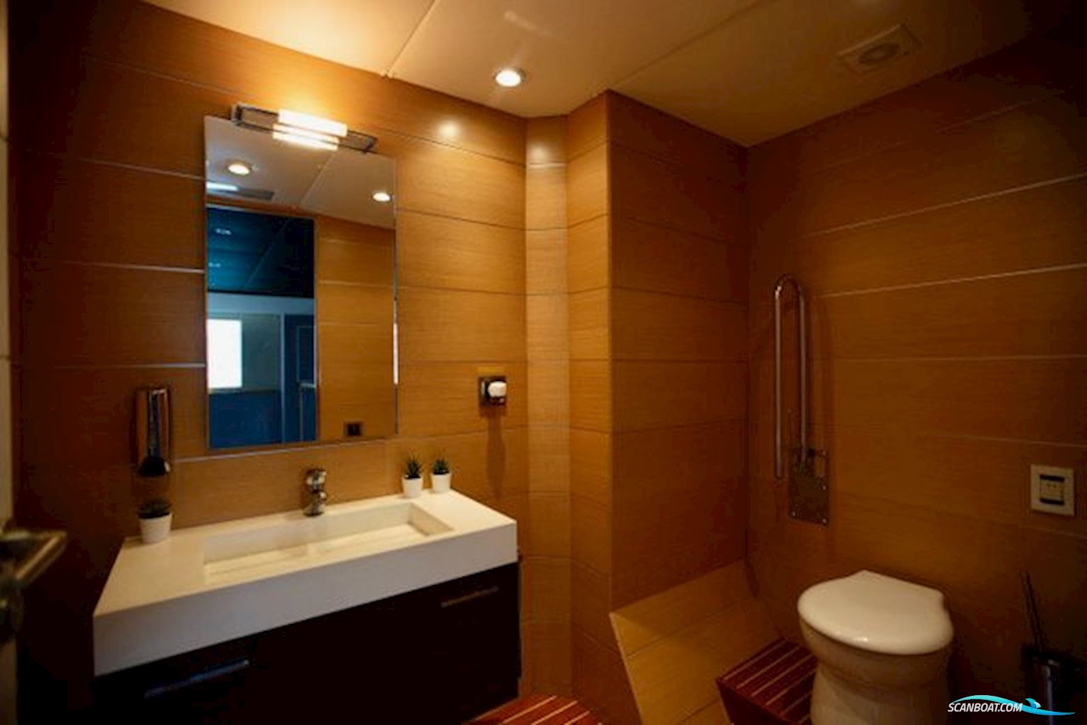 Explorer Yacht 92 Pro 50 Pax