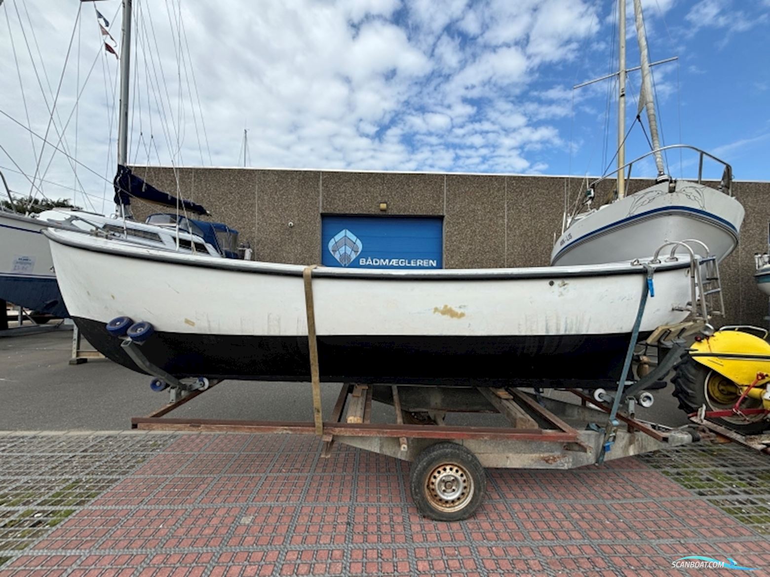 Fåborg 21 Damjolle Motorbåd 1980, med Saab motor, Danmark