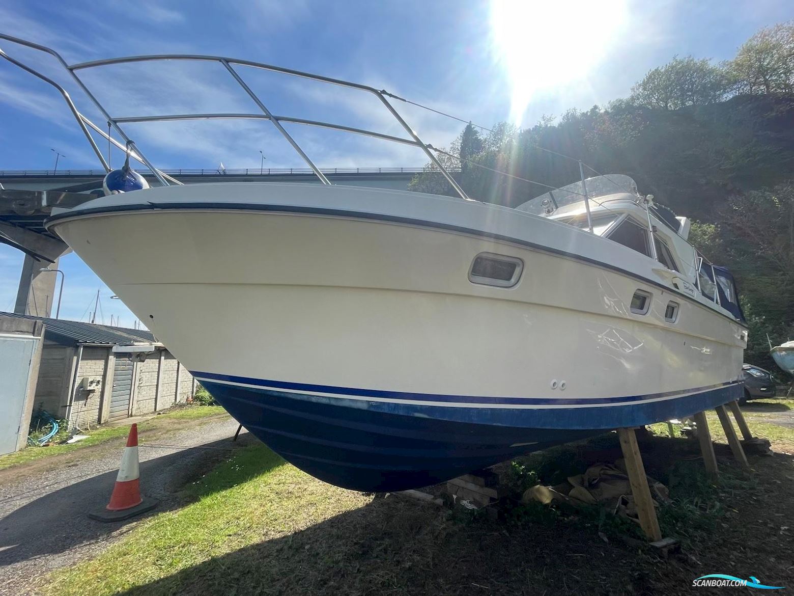 Fairline Corniche