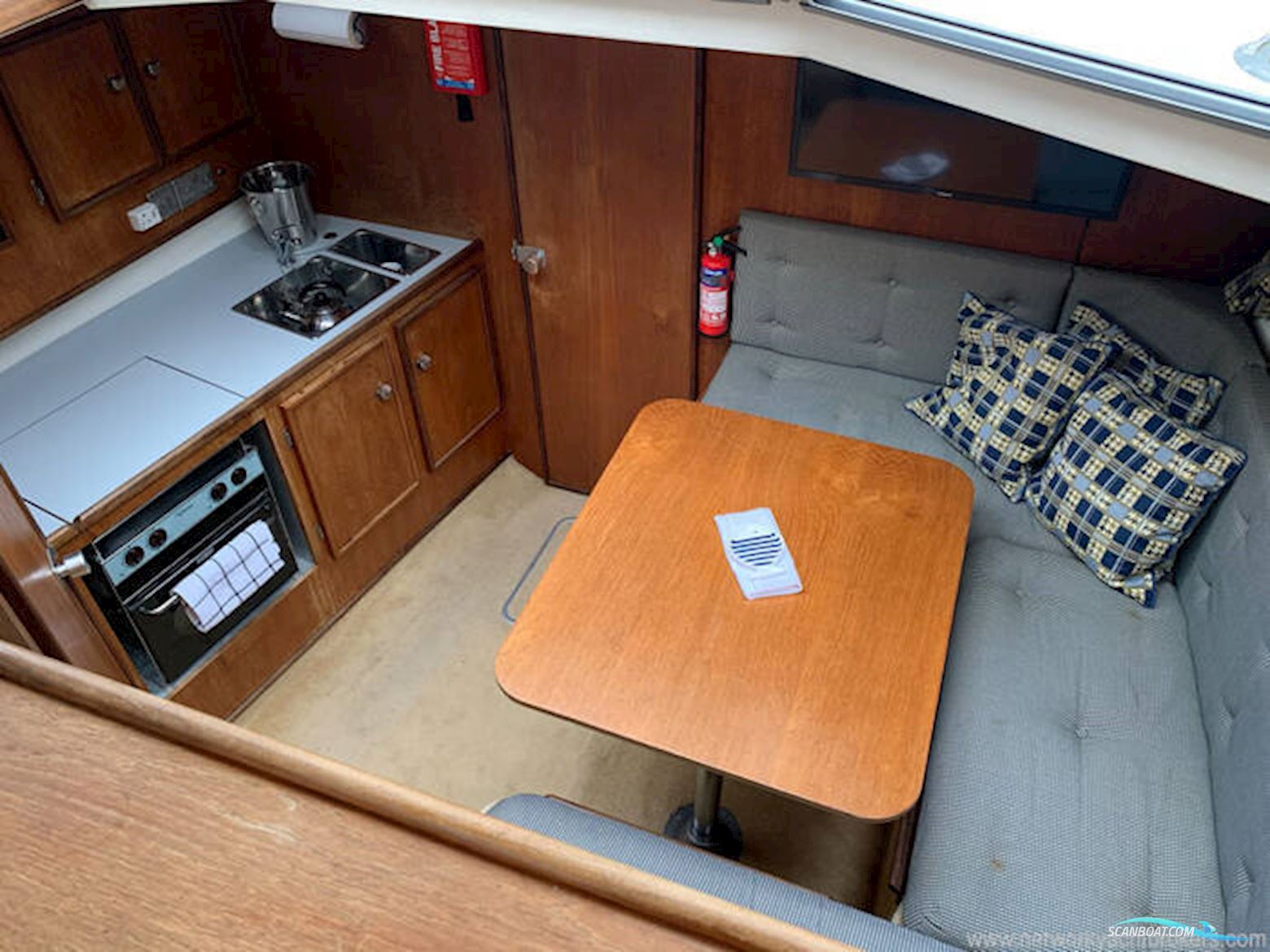 Fairline Corniche