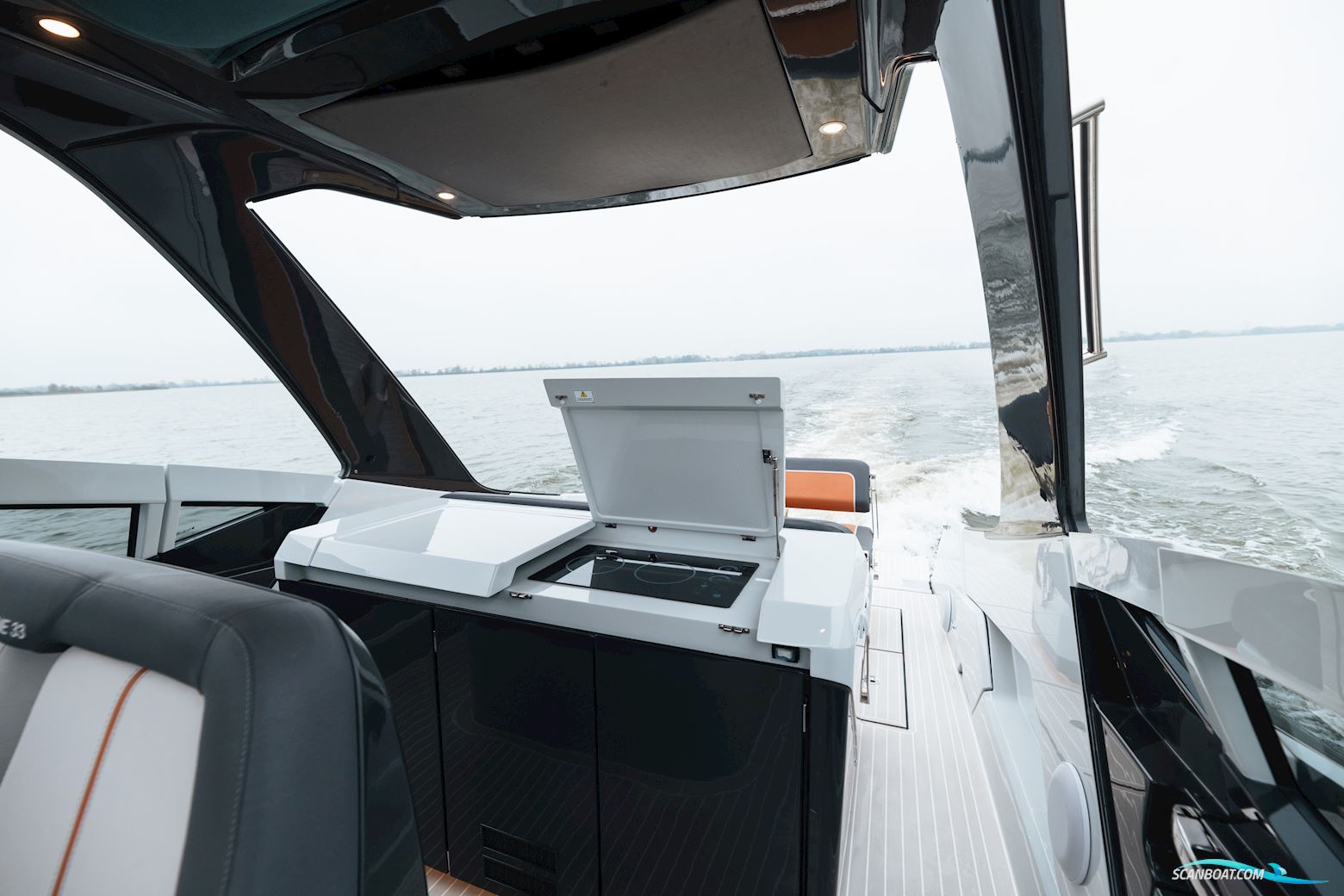 Fairline F Line 33