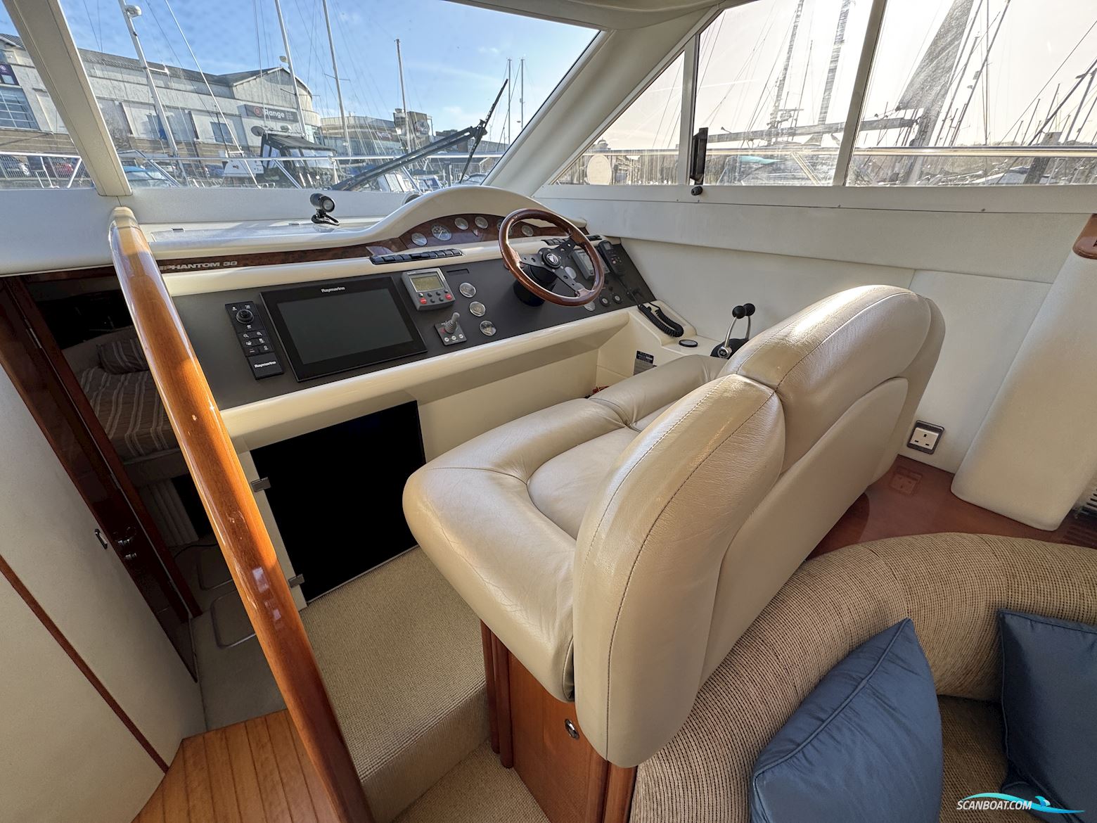 Fairline Phantom 38