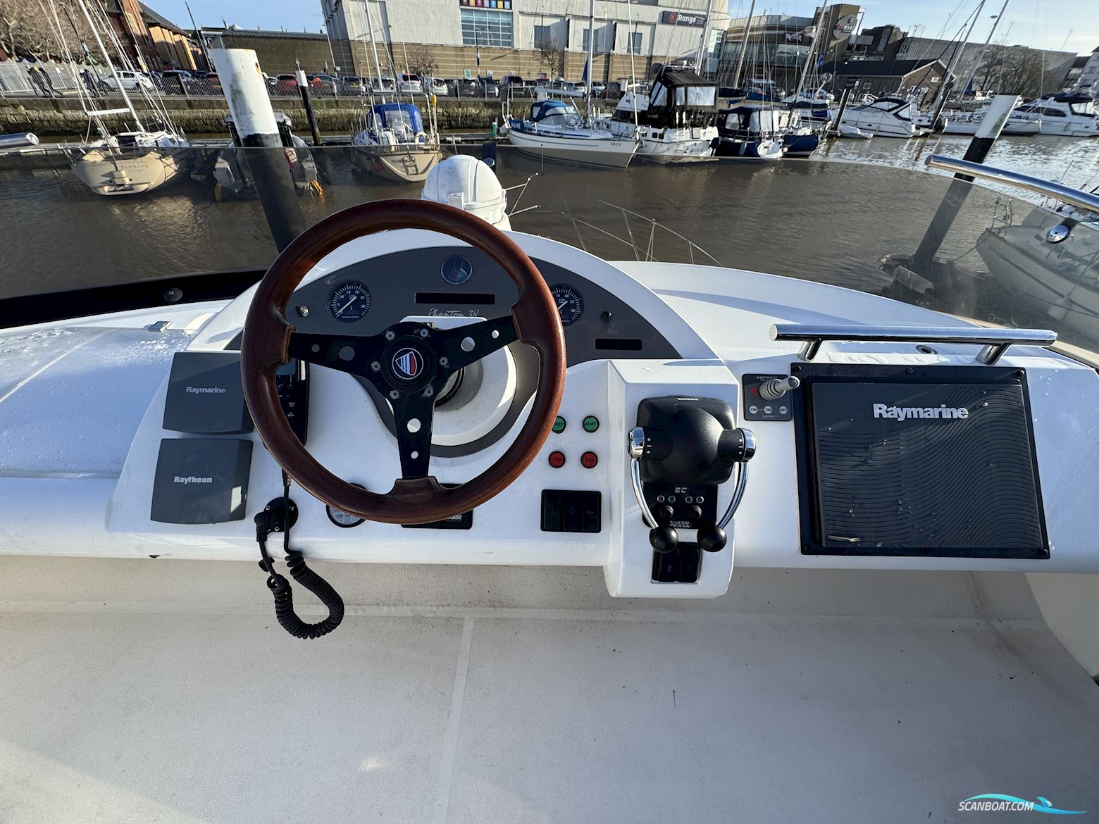 Fairline Phantom 38