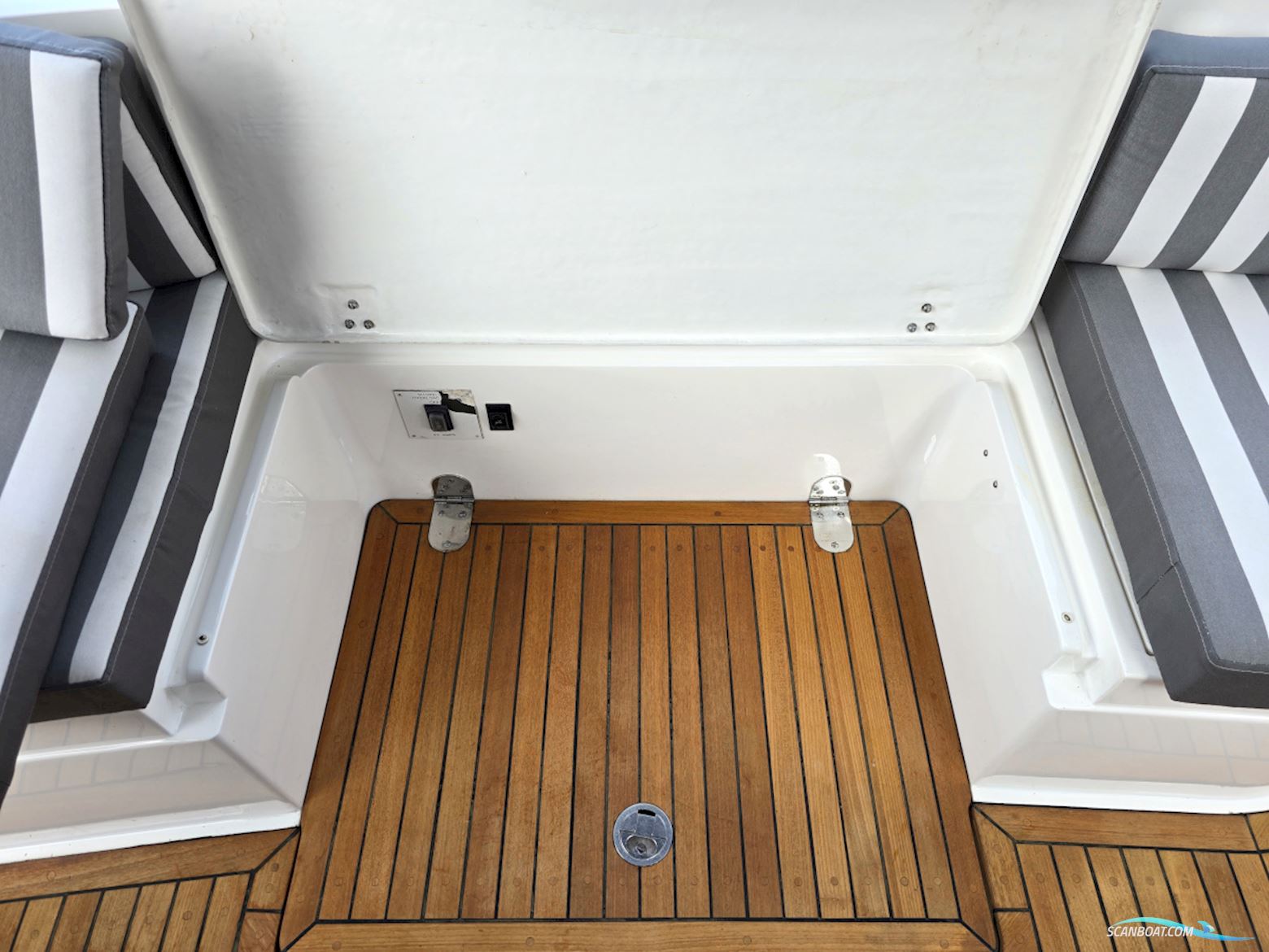 Fairline Phantom 43 Volvo Penta TAMD 74P-A