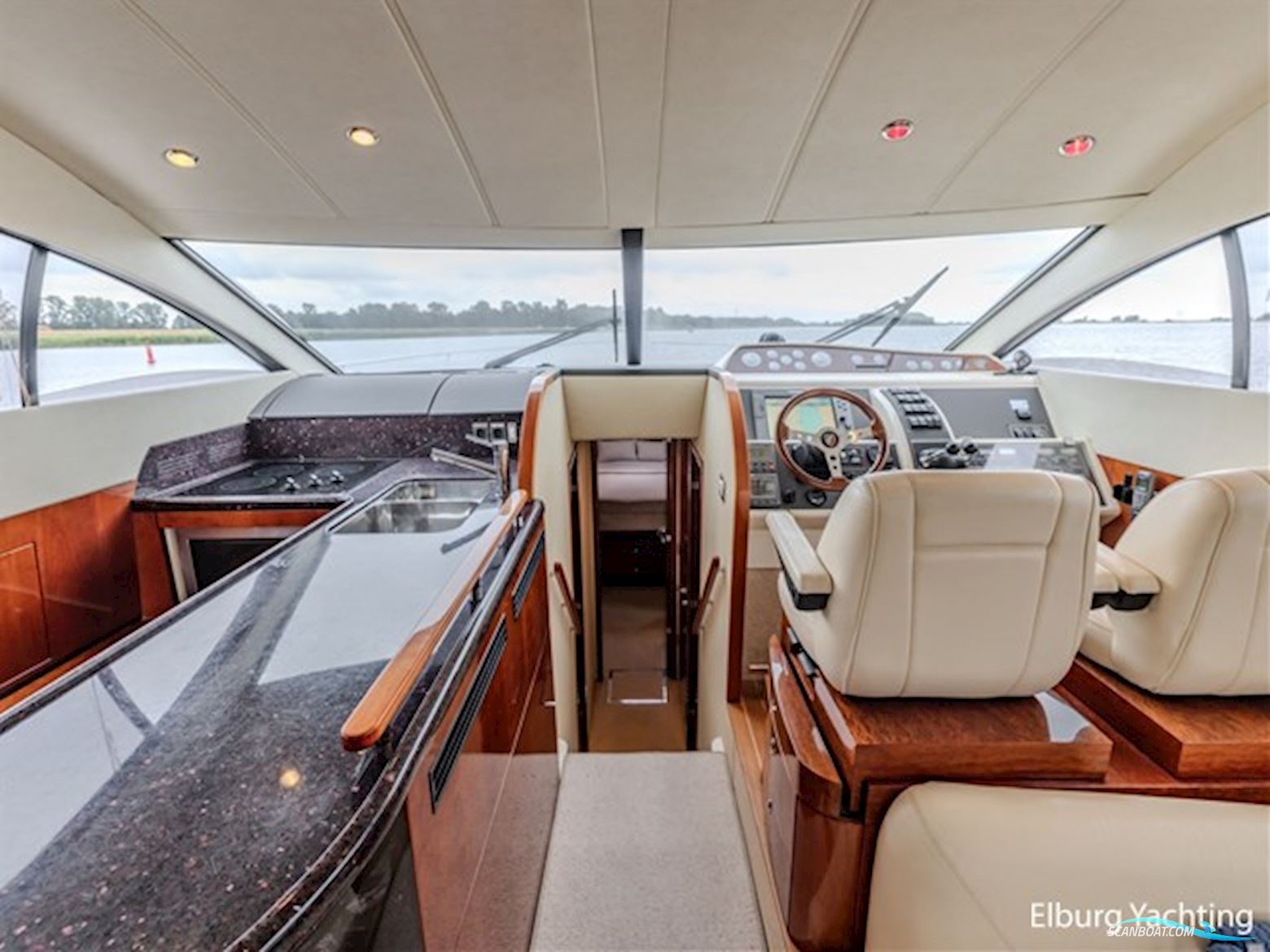 Fairline Phantom 50 - Flybridge 