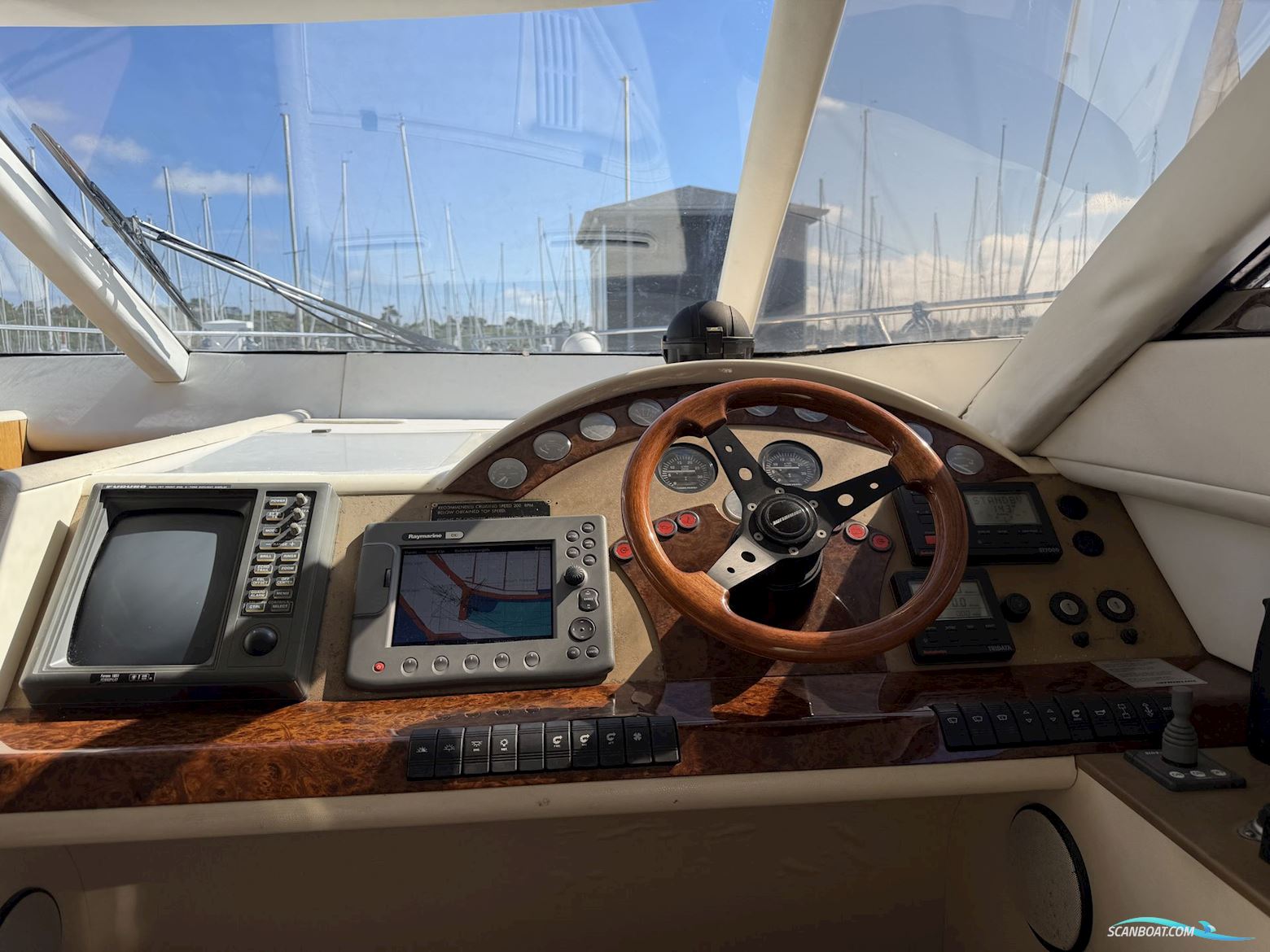 Fairline Squadron 43