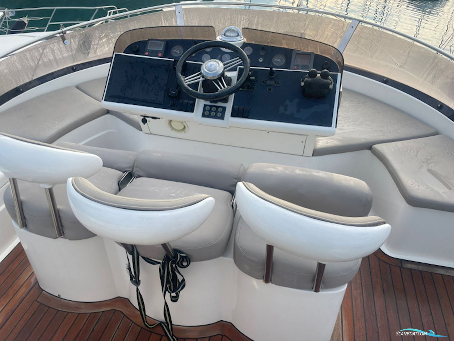 Fairline Squadron 52 Fly