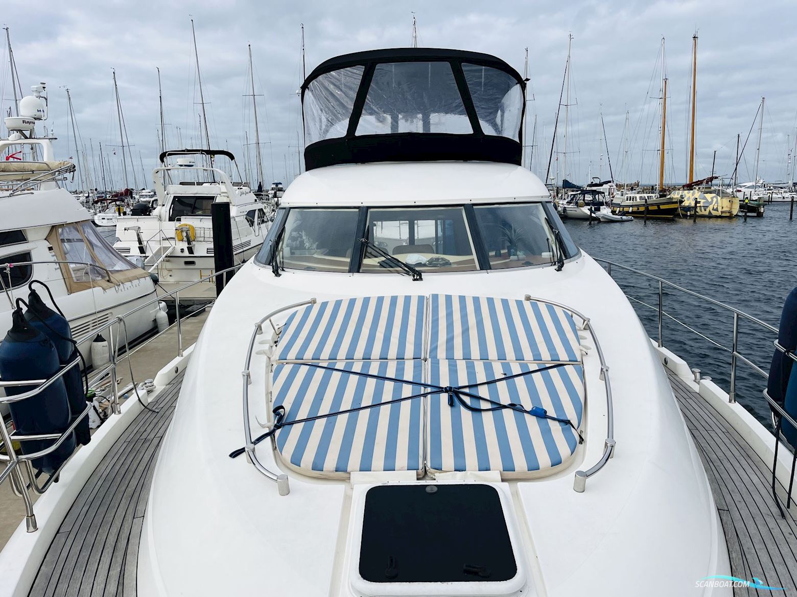 Fairline Squadron 52