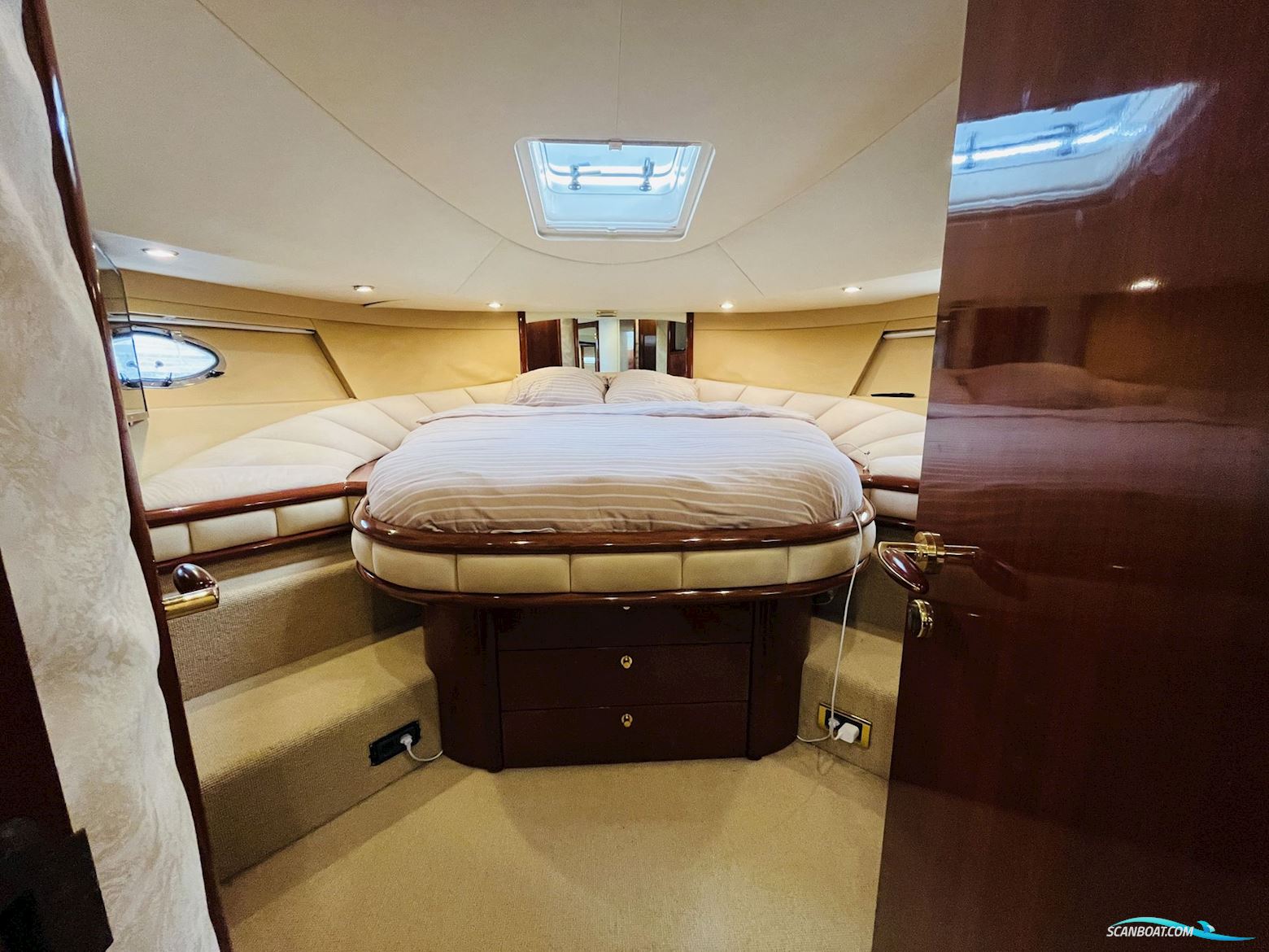 Fairline Squadron 52