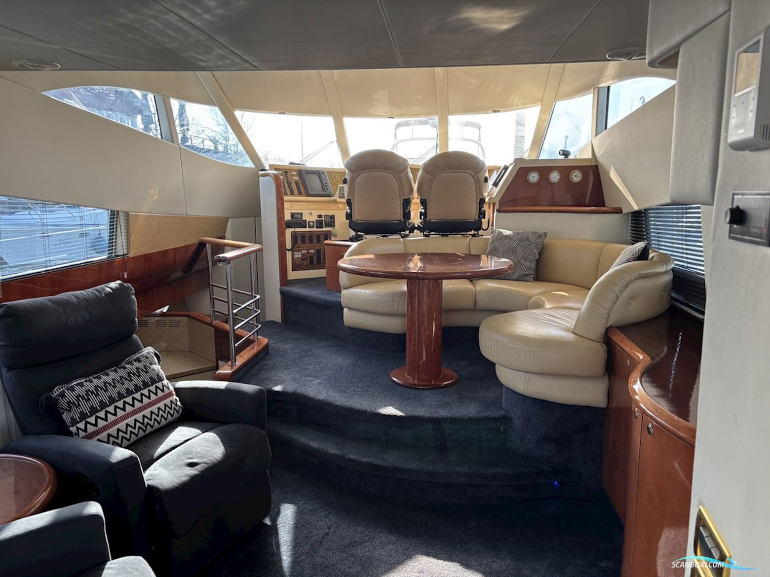 Fairline Squadron 52