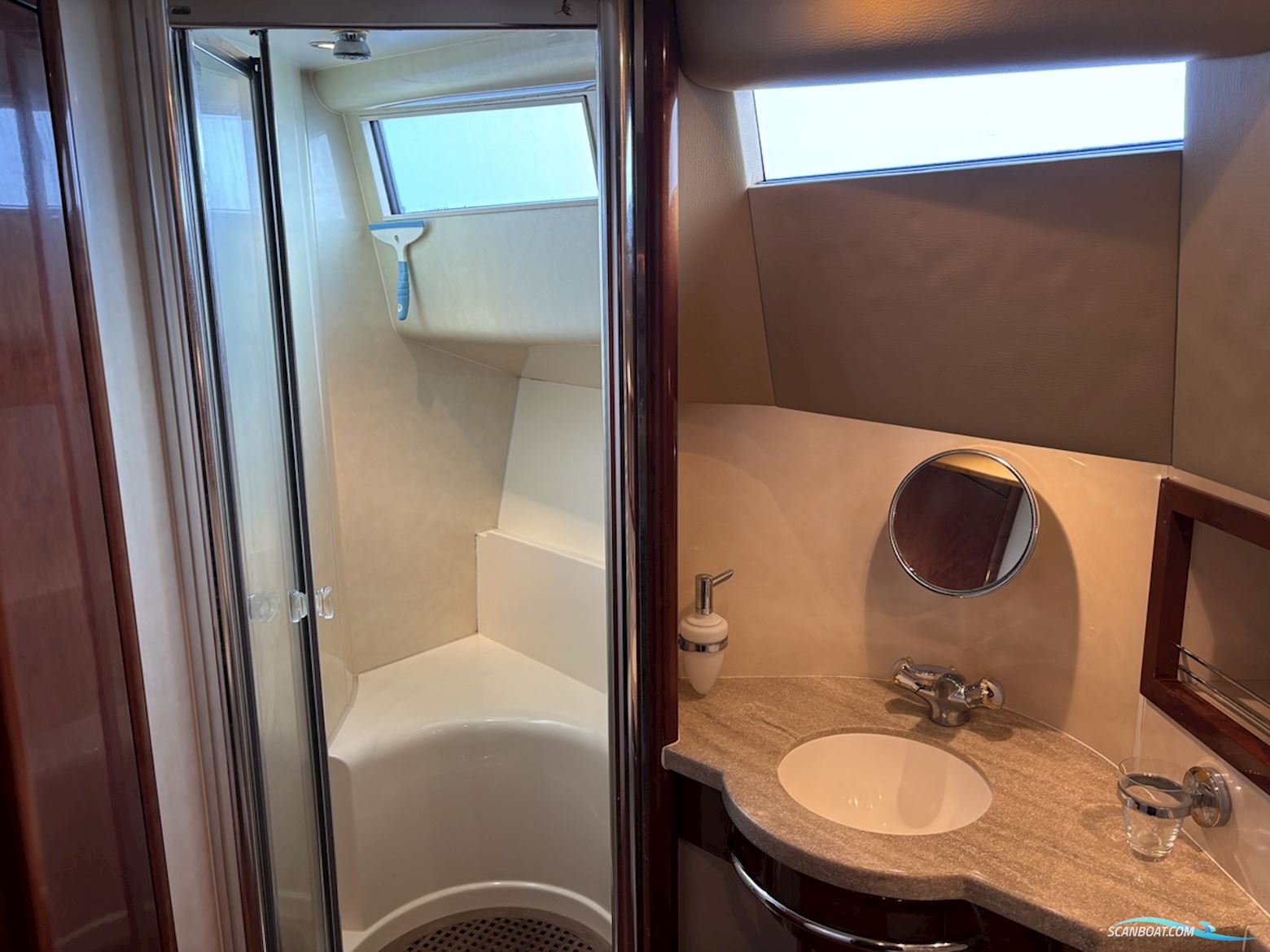 Fairline Squadron 52