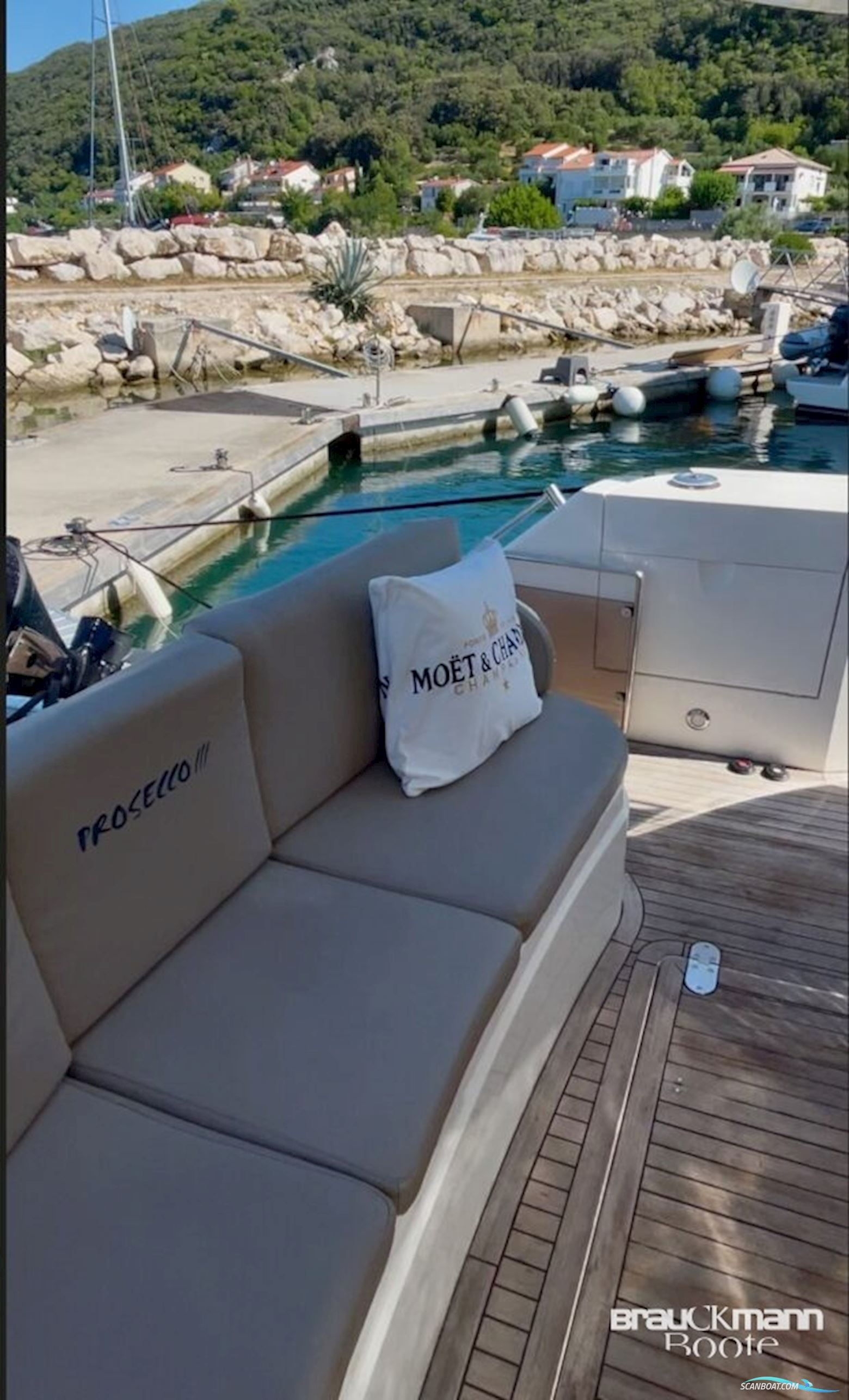 Fairline Squadron 52