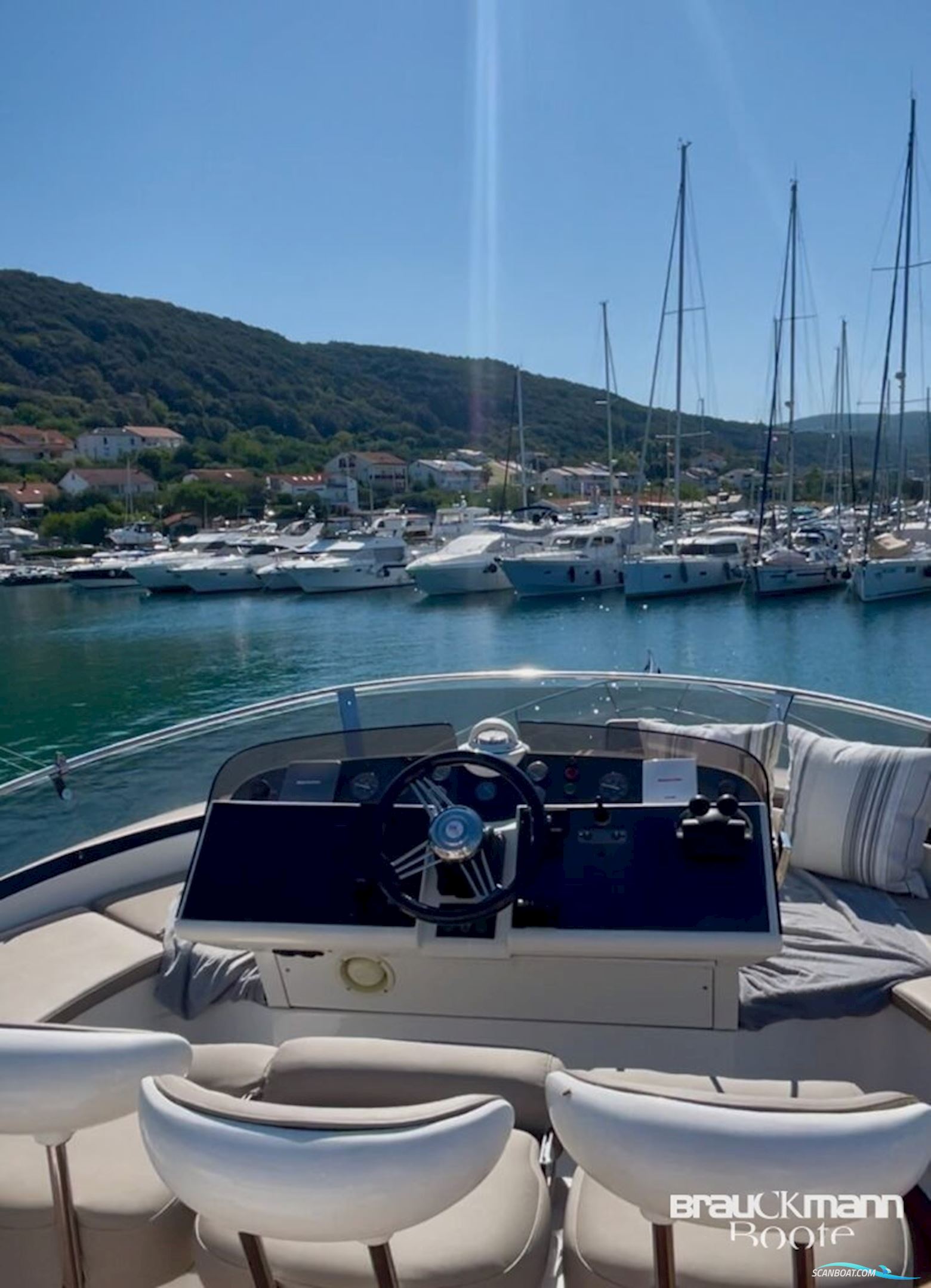 Fairline Squadron 52