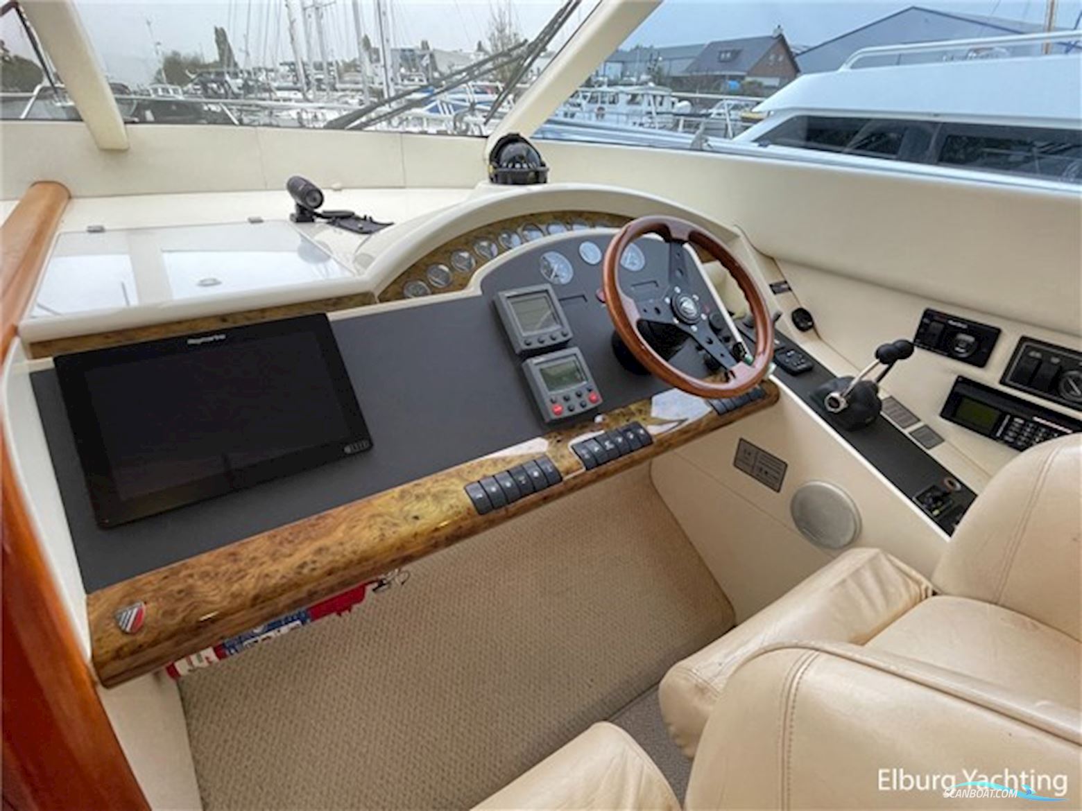 Fairline Squadron 55