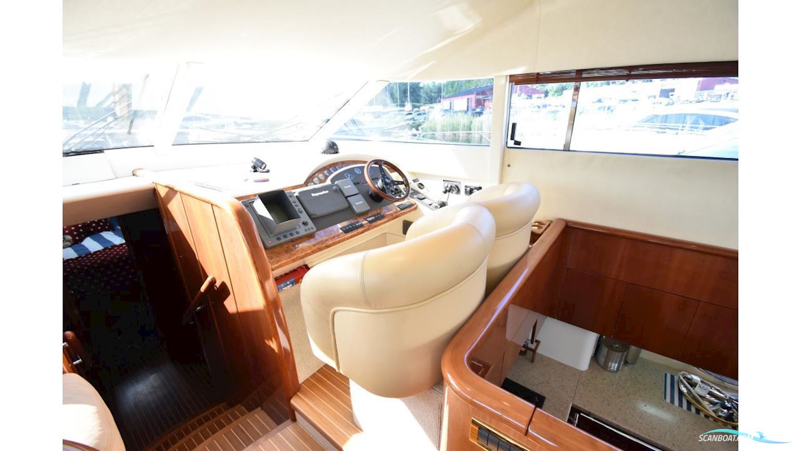 Fairline Squadron 55