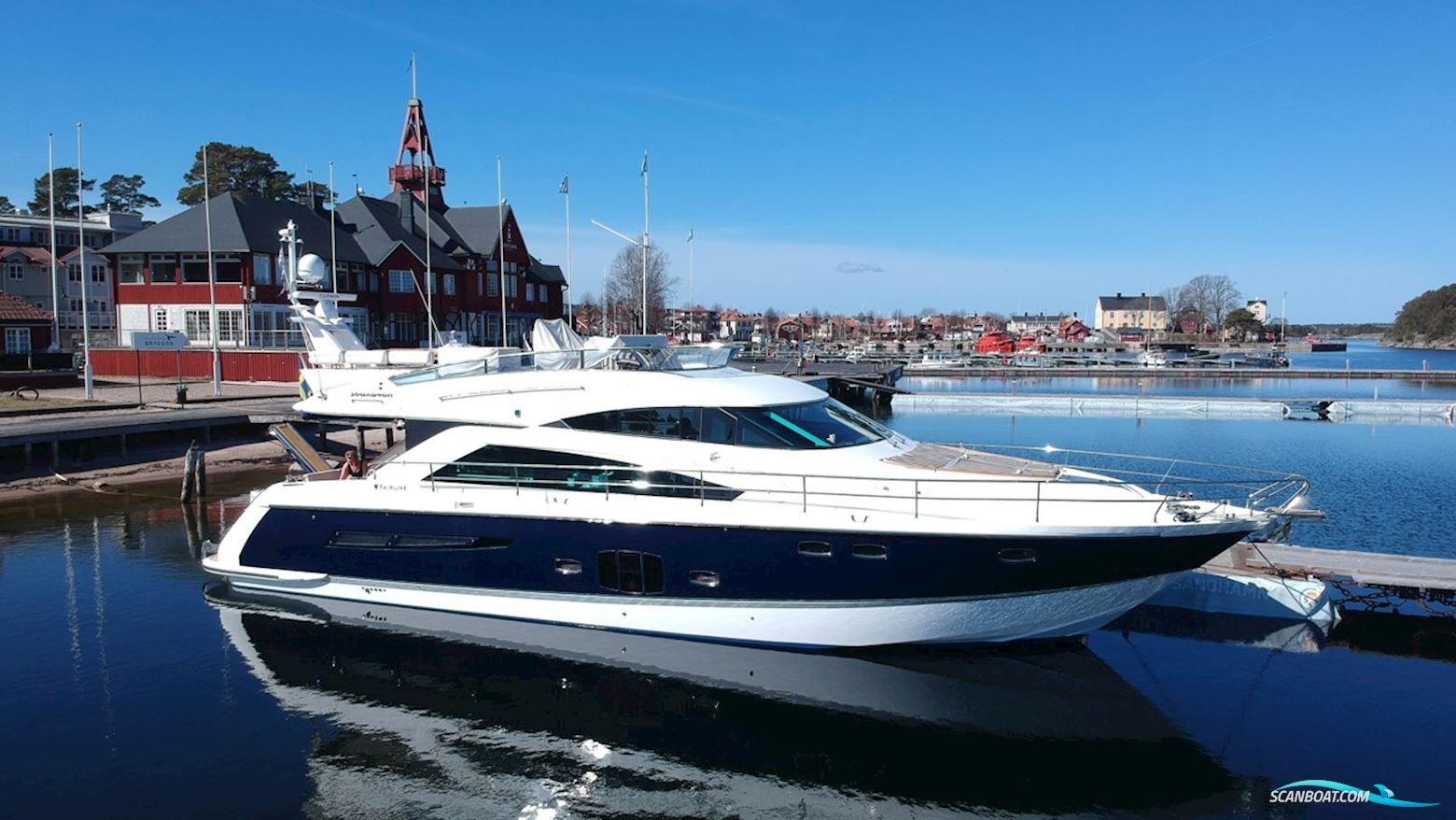 Fairline Squadron 55 Motorbåd 2010, med 2x Volvo Penta D12-800 motor, Sverige