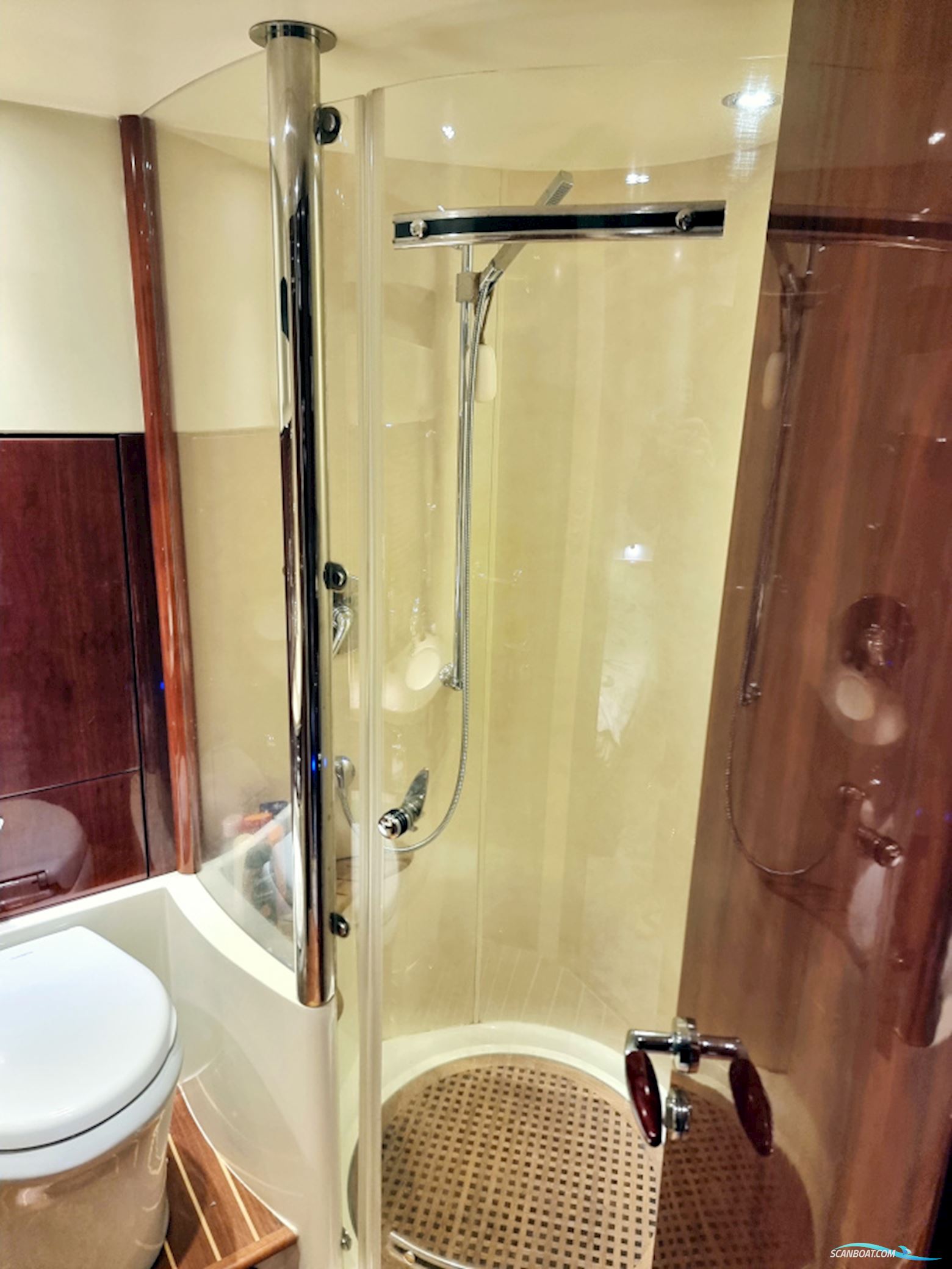 Fairline Squadron 58 Volvo Penta D12-715 EVC