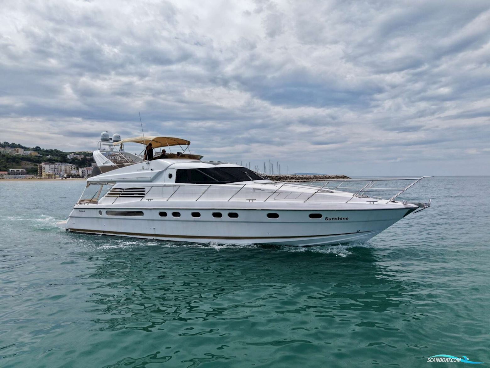 Fairline Squadron 62/65 Motorbåd 1992, med Man motor, Holland