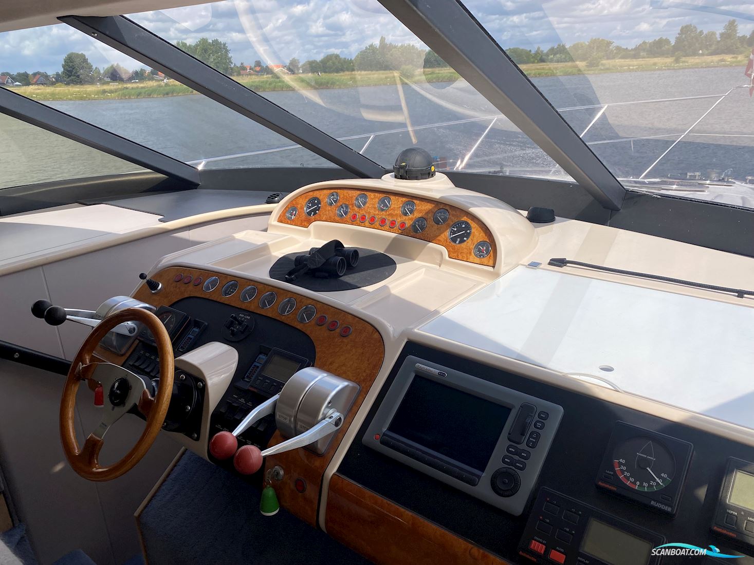 Fairline Squadron 65