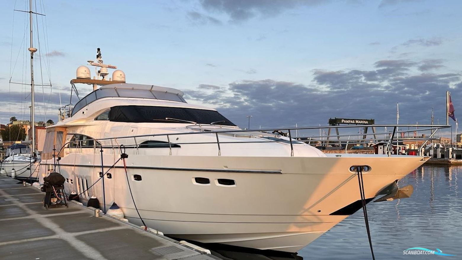 Fairline Squadron 68 Motorbåd 2009, med 2x Caterpillar C32 1572HK Ca, 750h motor, Sverige