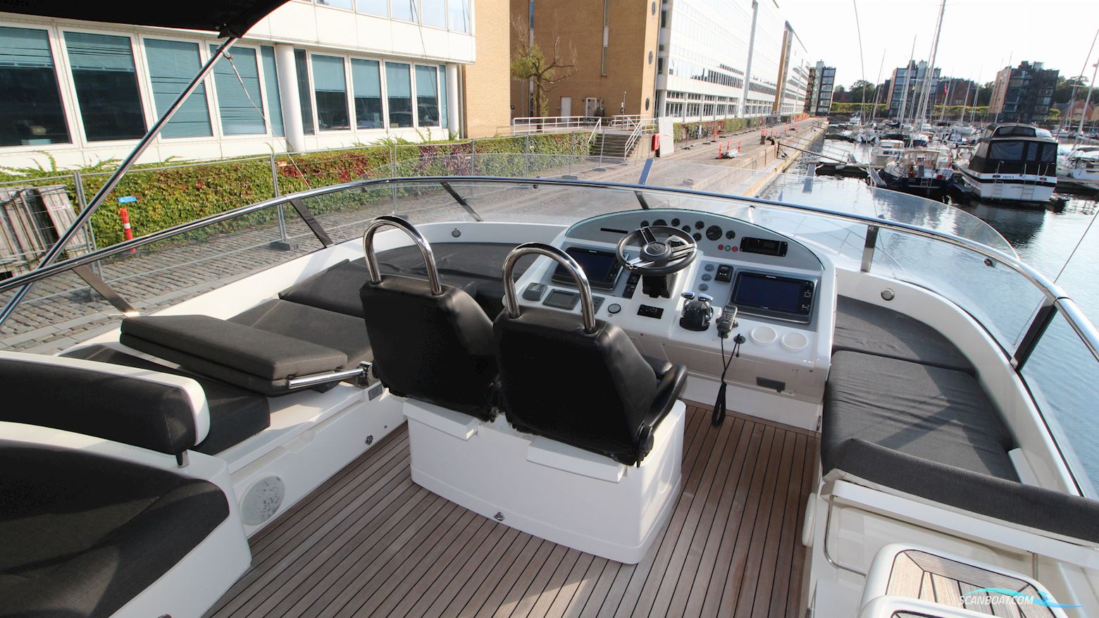 Fairline Squadron 70