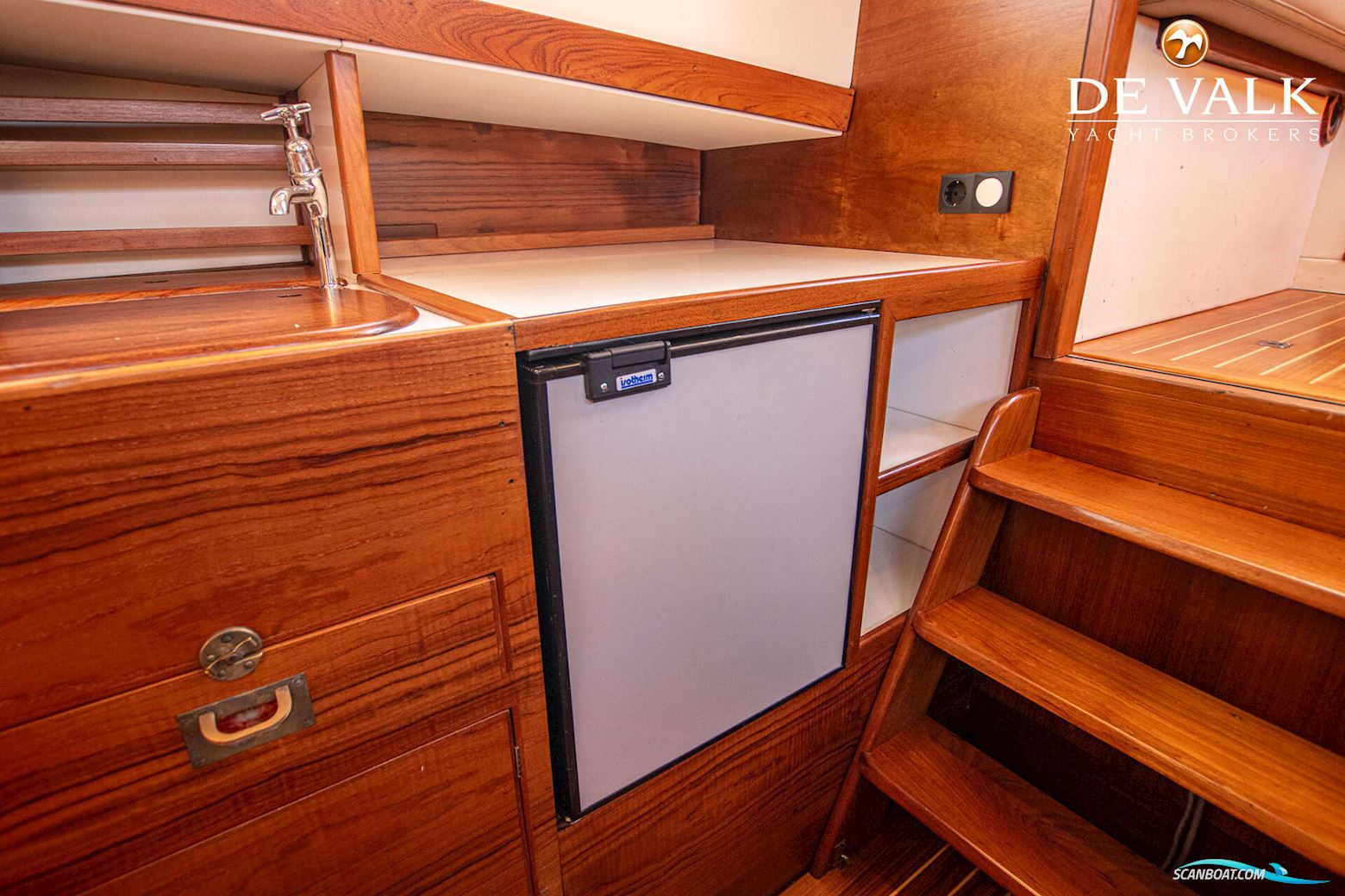 Fairways Marine Fisher 30 Pilothouse