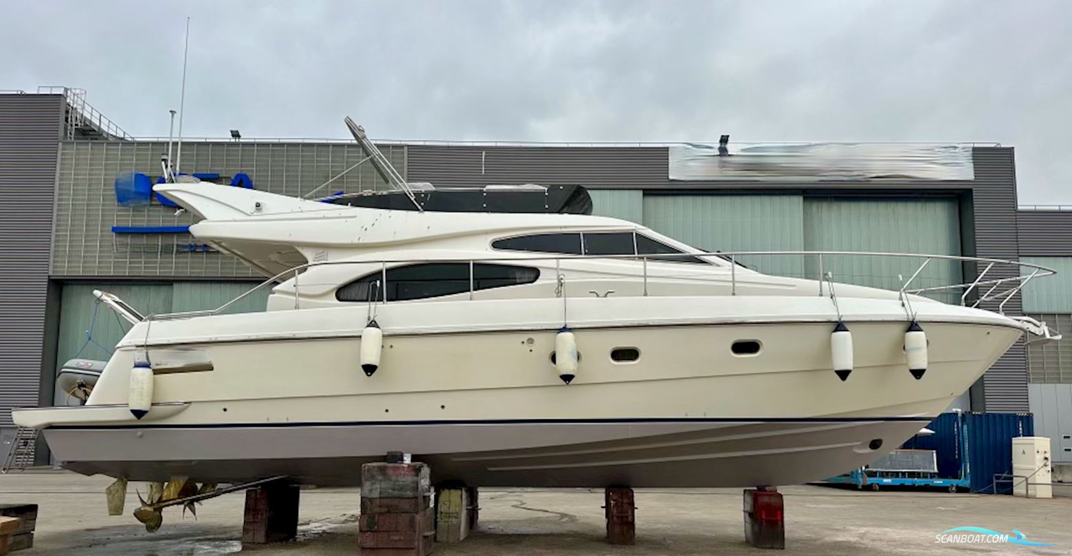 Ferretti 480 Motorbåd 2003, med Man 600 CV motor, Frankrig