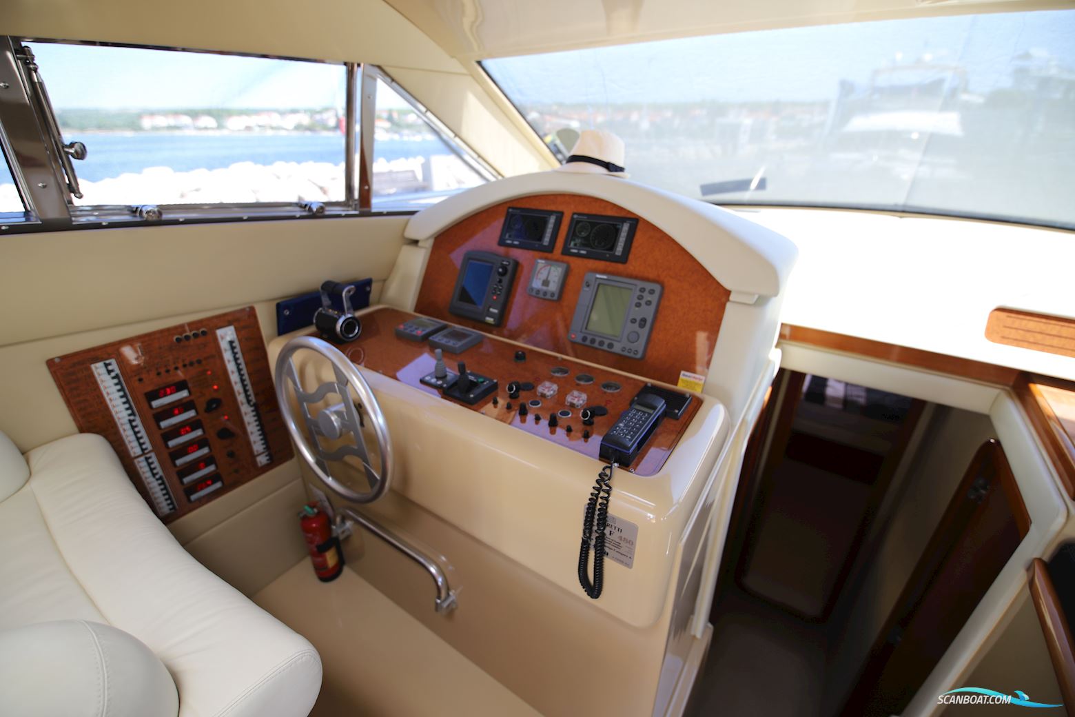 Ferretti 480